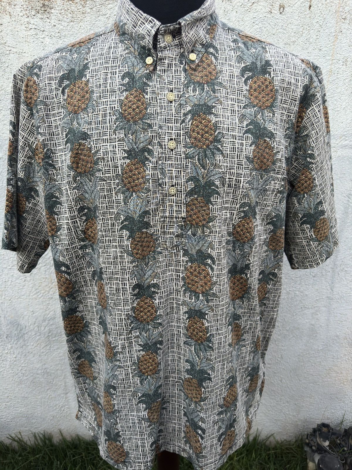 Reyn Spooner PreOwned Reyn Spooner Hawaiian Print Gray 3/4 Button Men's L Size US L / EU 52-54 / 3 - 1 Thumbnail