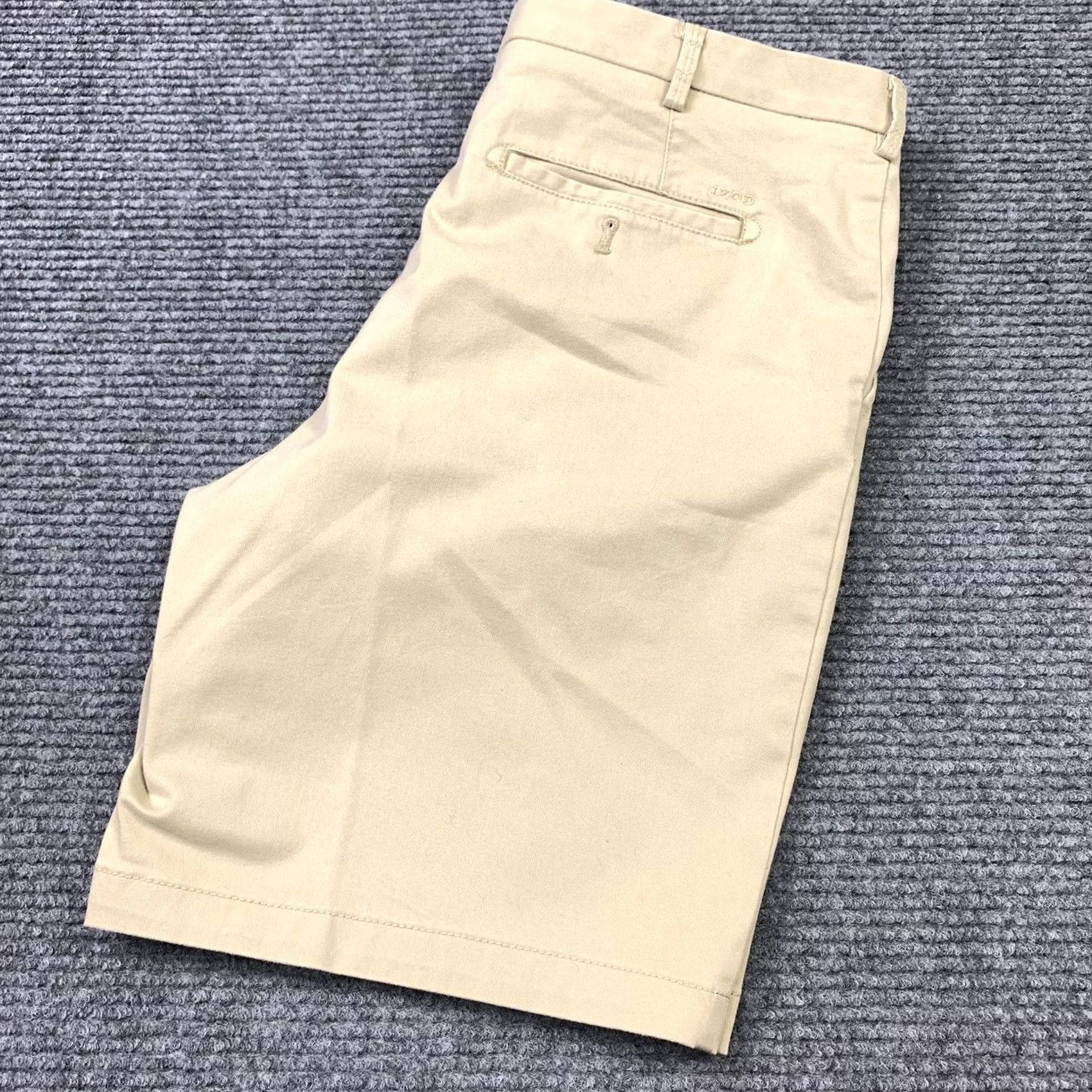 Izod VINTAGE Izod Mens Size 38 Khaki Flat Front Chino Shorts Casual Classy Dressy Golf Size US 38 / EU 54 - 6 Thumbnail