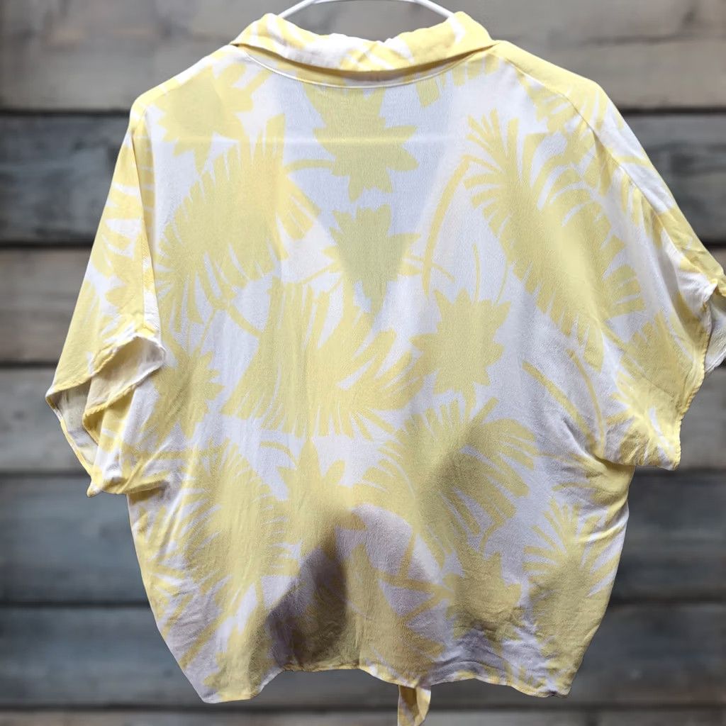 Vintage VINTAGE Wilfred Free Aritzia Palm Print Tie Front Top Womens L Yellow Hawaiian Tropical Size L / US 10 / IT 46 - 1 Thumbnail