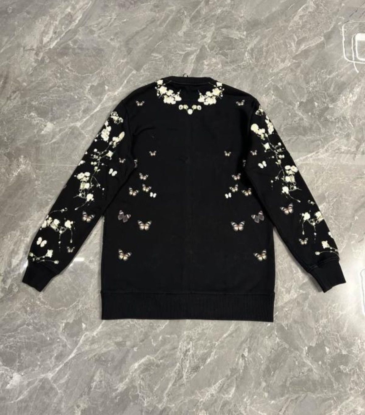 Givenchy Givenchy Madonna Floral Print Sweatshirt - wxx Size US XS / EU 42 / 0 - 2 Thumbnail