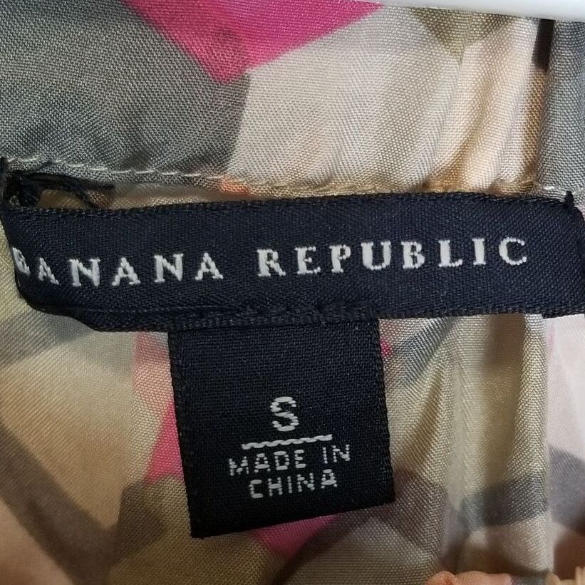 Banana Republic Banana Republic Womens Geometric 100% Silk Blouse Size S Size S / US 4 / IT 40 - 5 Thumbnail