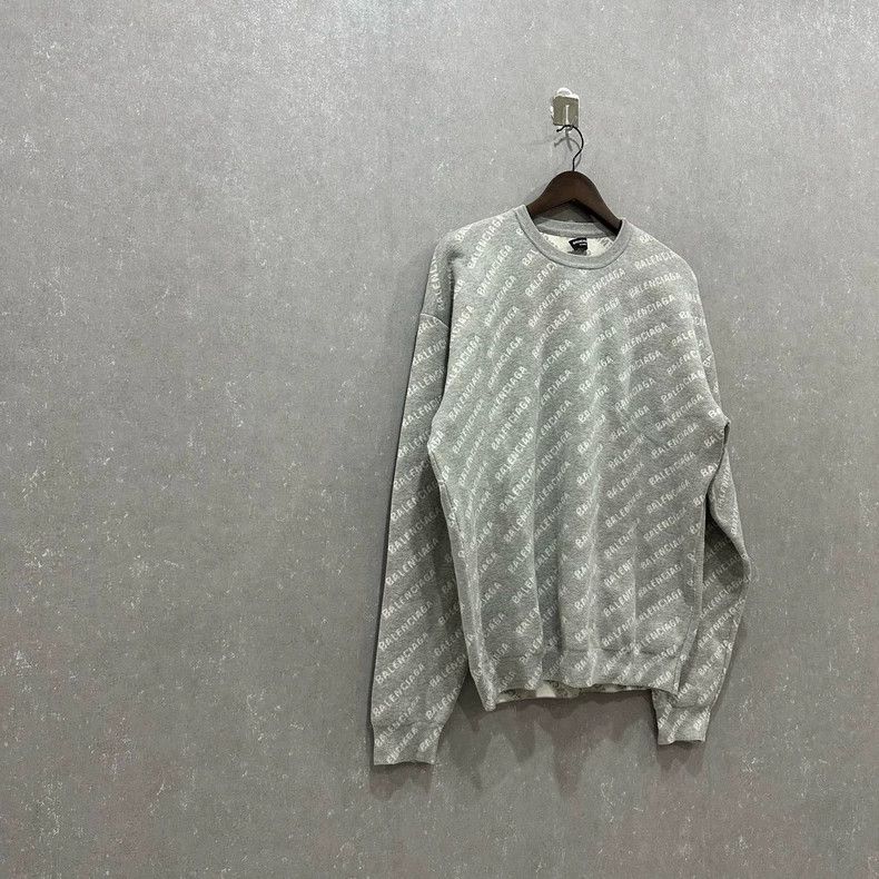 Balenciaga Balenciaga Solid monogrammed pullover sweatshirt Size US M / EU 48-50 / 2 - 3 Thumbnail