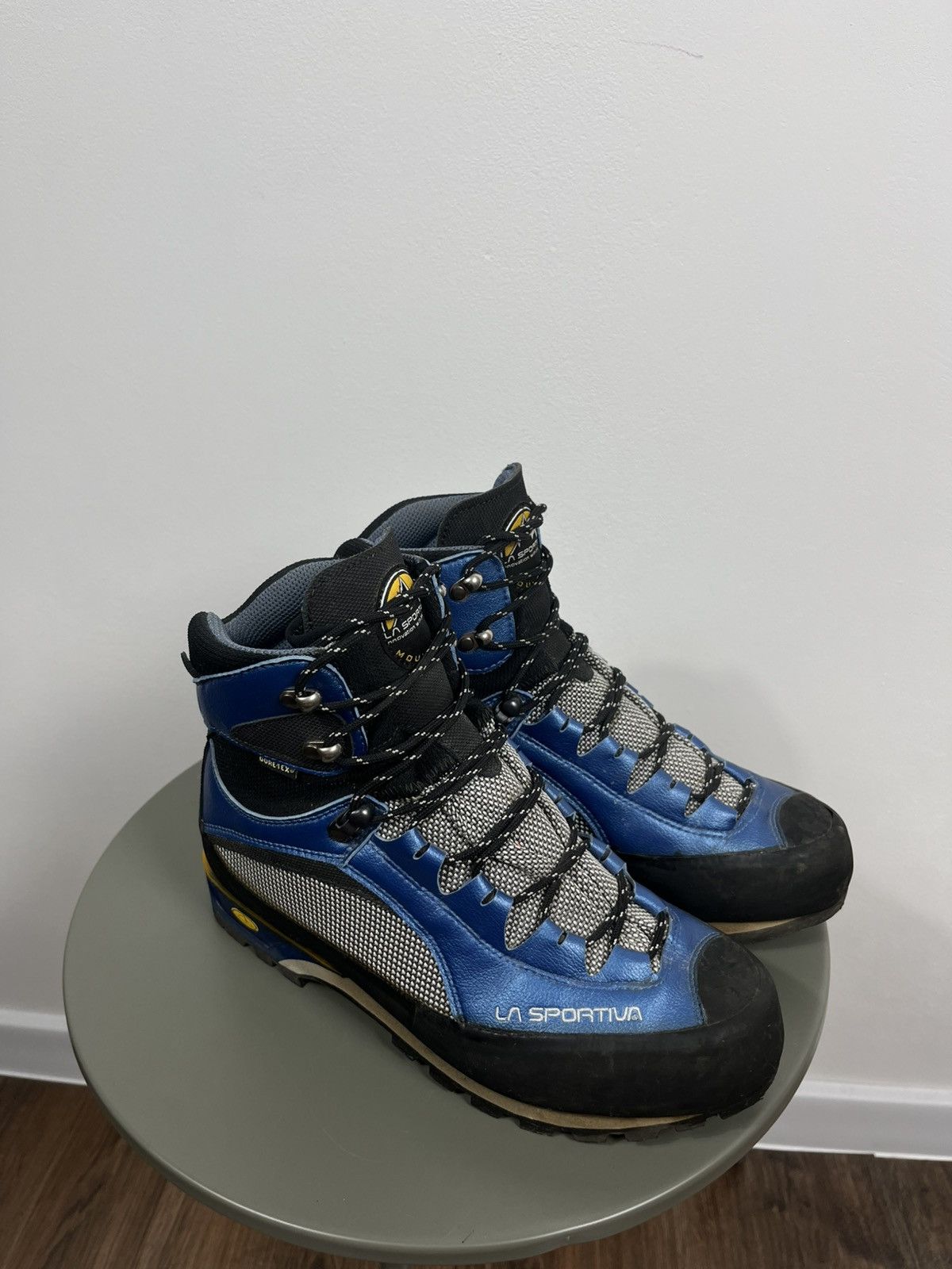 La Sportiva La Sportiva Gore-Tex Mountain Boots Black EU 43 Vibram Sole Size US 10 / EU 43 - 4 Thumbnail