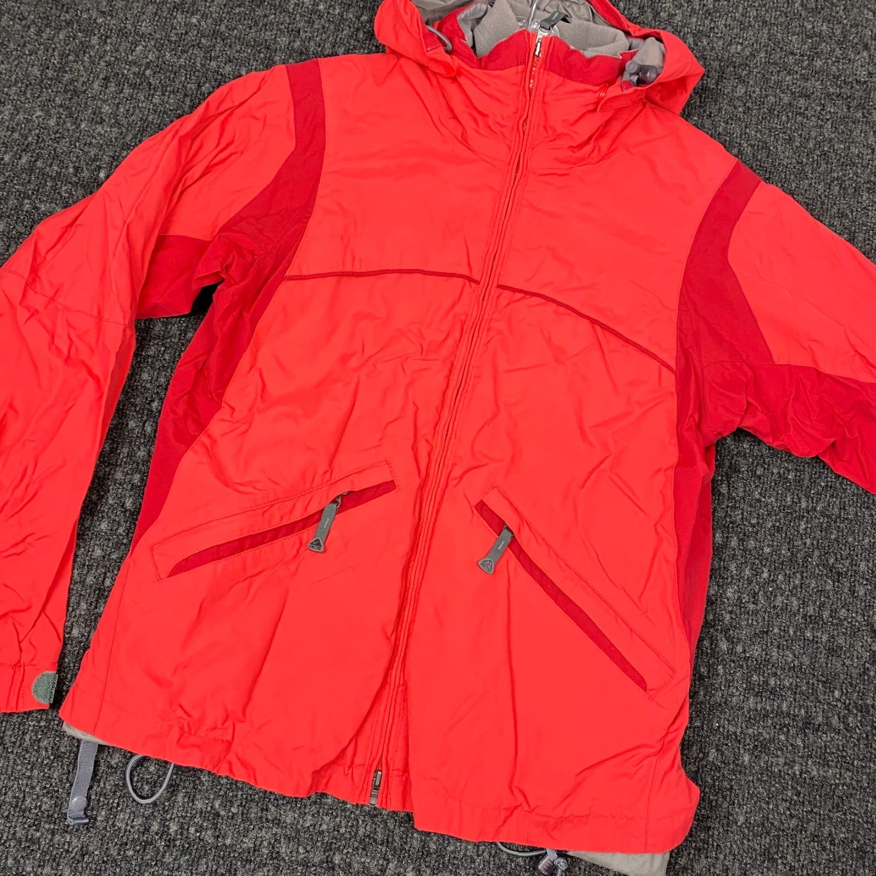 Nike ACG VINTAGE Nike ACG Hooded Jacket Womens S Red Storm 90s Windbreaker Full Zip Therma Fit Logo Accents Weather Nylon Old School Size S / US 4 / IT 40 - 5 Thumbnail