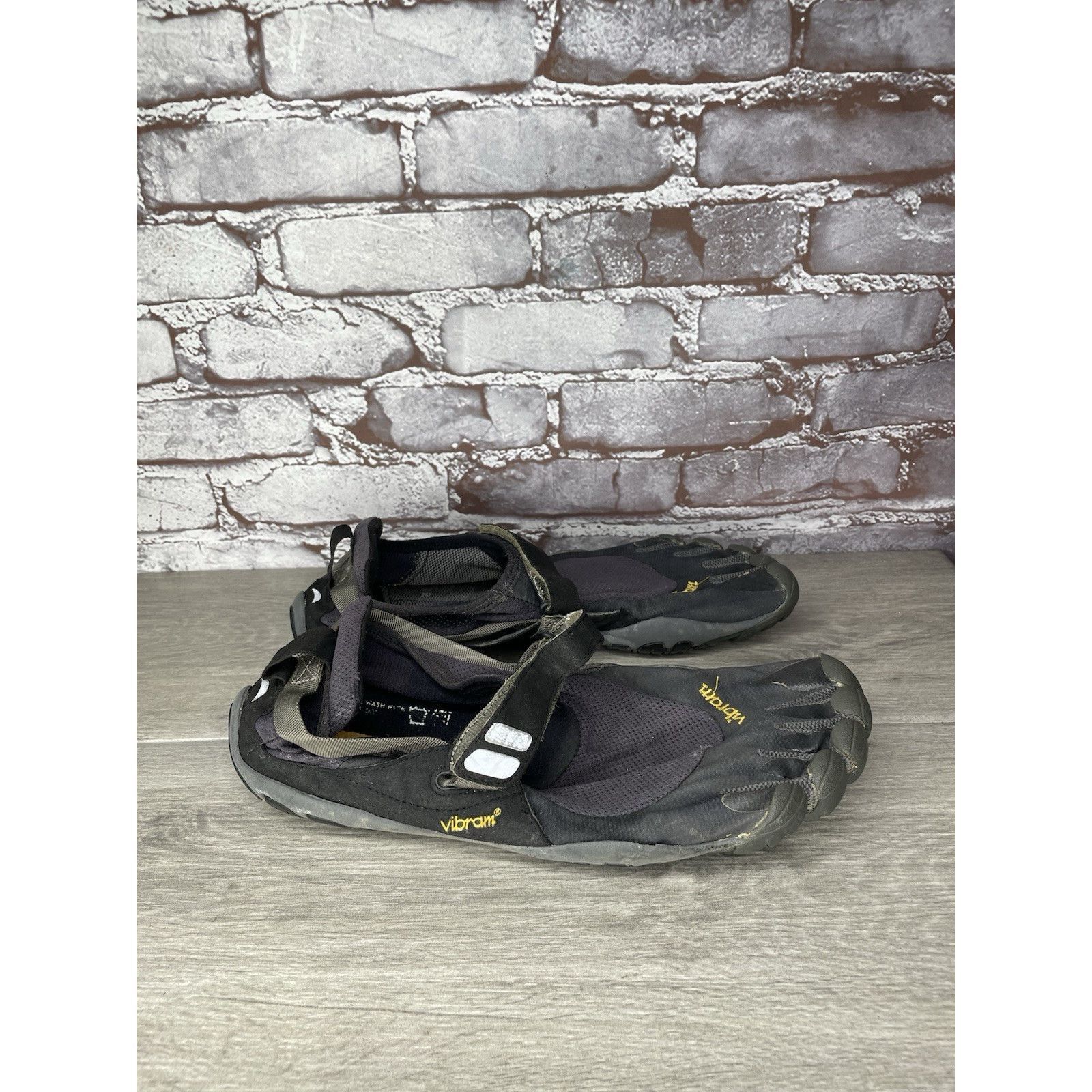 Vibram Vibram FiveFingers Black Synthetic Barefoot Running Shoes Me Size US 13 / EU 46 - 2 Thumbnail