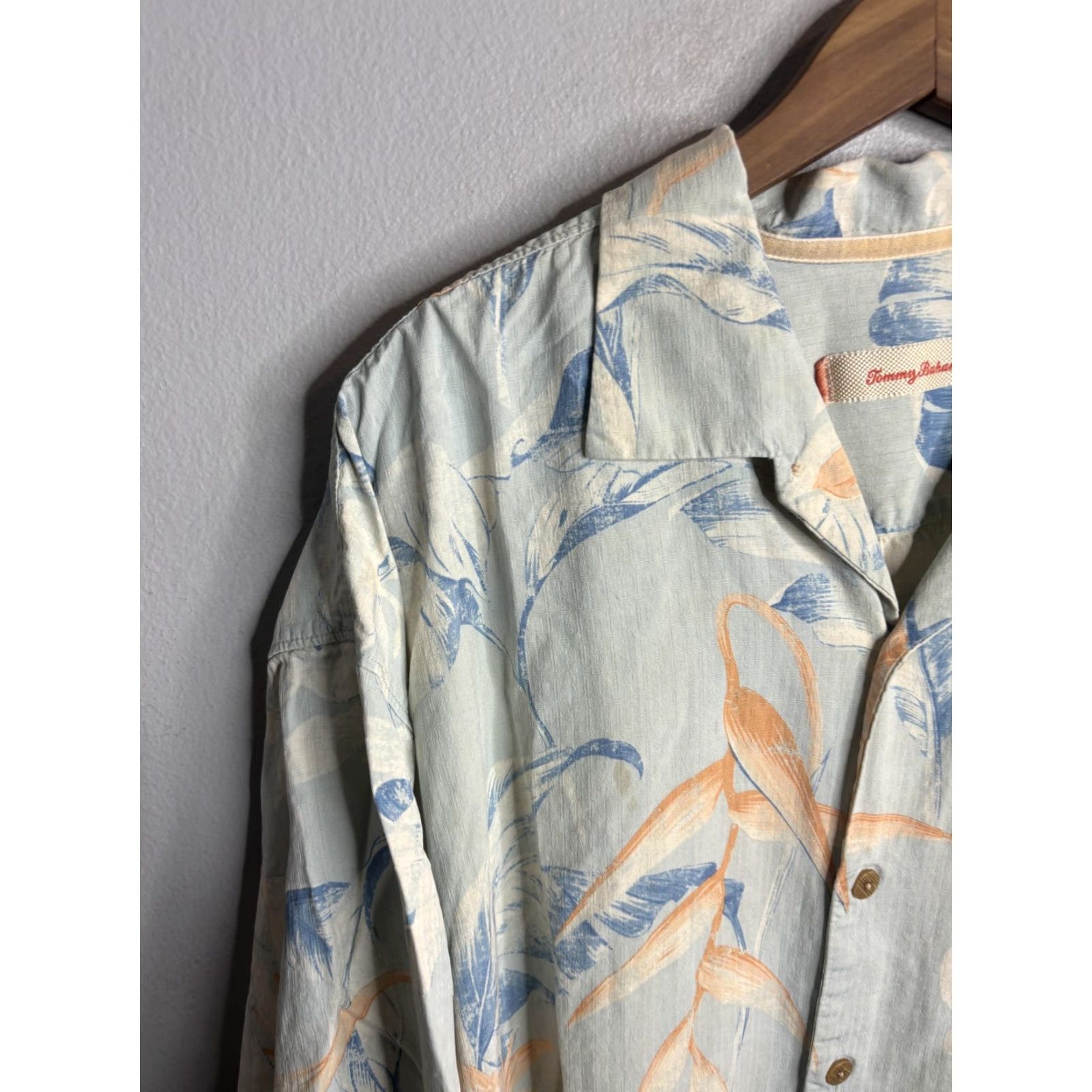 Tommy Bahama VINTAGE Tommy Bahama Shirt Mens 2XL Blue Orange Floral Button Up Hawaiian Camp Casual Size US XXL / EU 58 / 5 - 2 Thumbnail