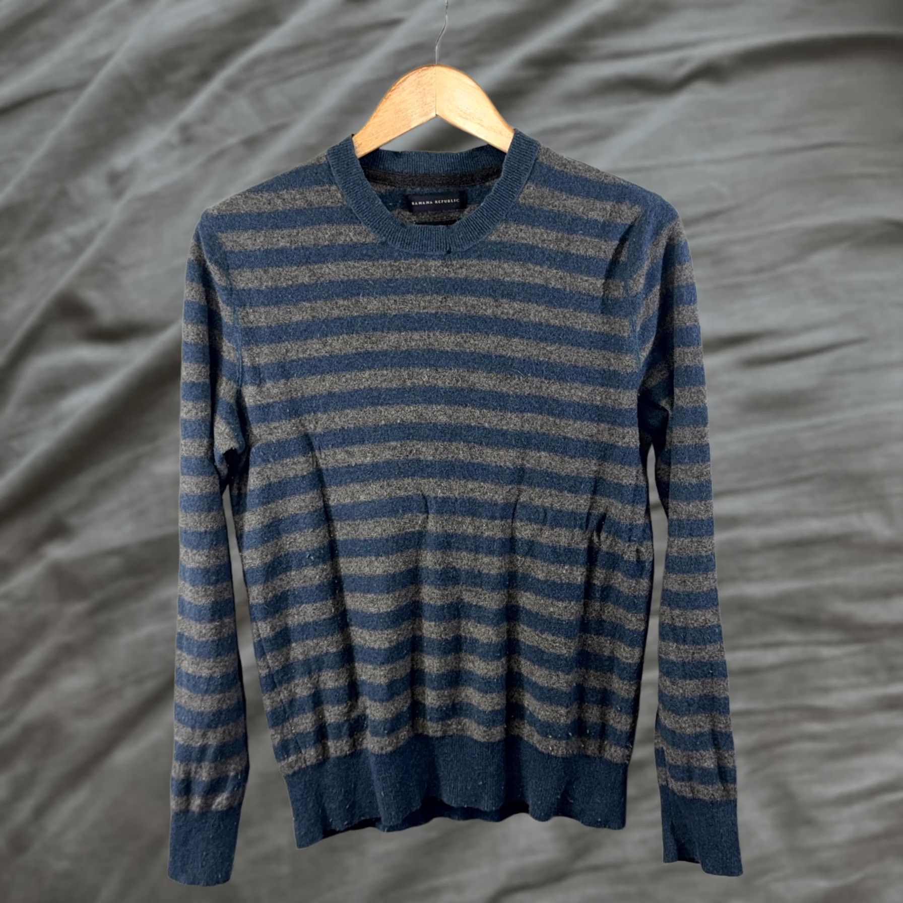 Banana Republic Banana Republic Sweater Mens Medium Blue Gray Striped Merino Wool Italian Yarn Crew Neck Knit Pullover Nylon Size US M / EU 48-50 / 2 - 1 Thumbnail
