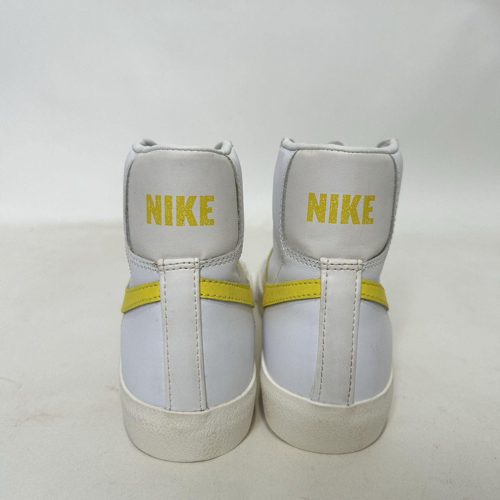 Nike Nike Blazer Mid '77 Vintage "Opti Yellow White" Size US 5.5 / IT 35.5 - 4 Thumbnail