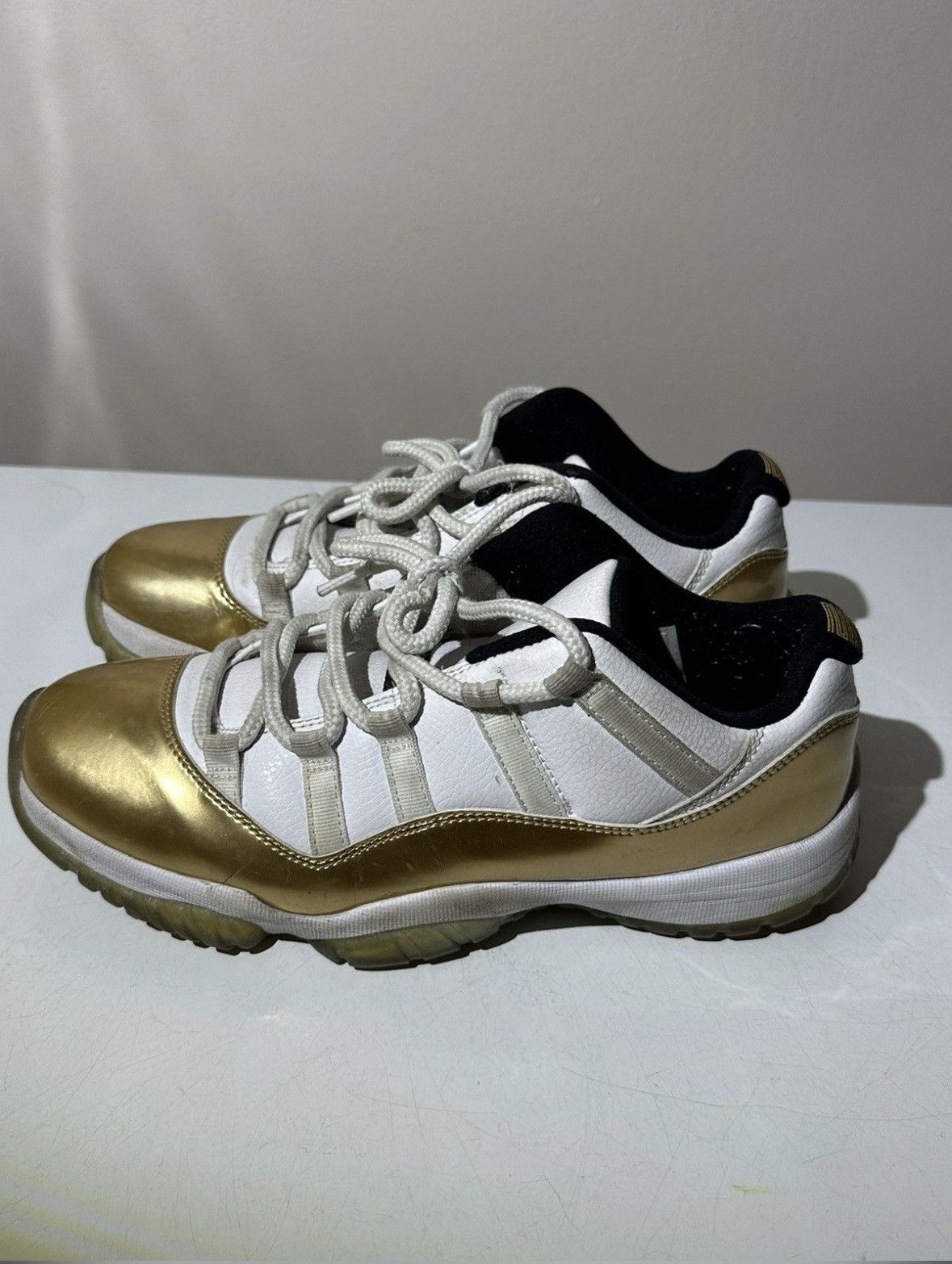 Jordan Brand Jordan 11 Low Closing Ceremony Size US 8 / EU 41 - 2 Thumbnail