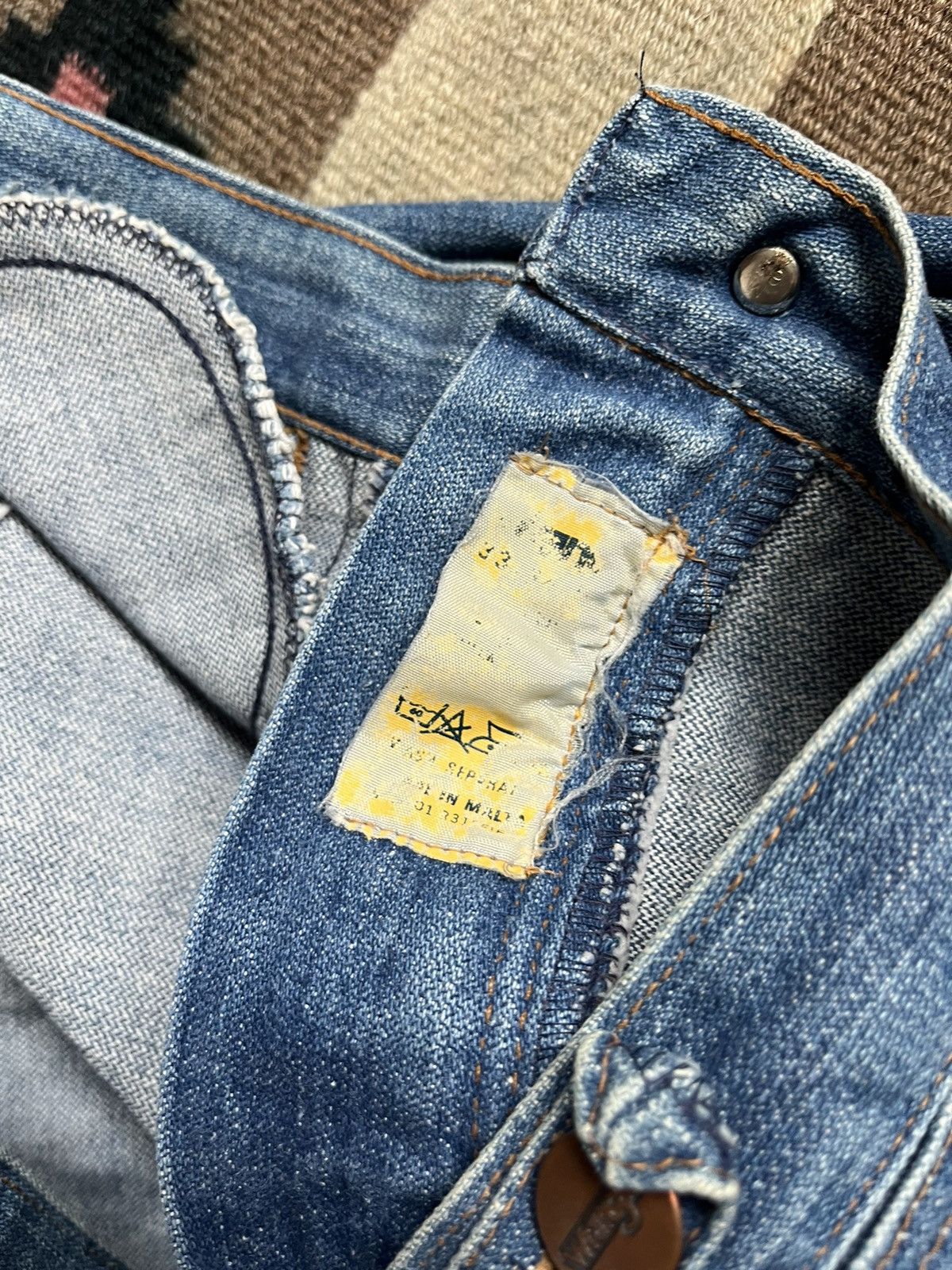 Wrangler Vintage 80s Wrangler Blue Washed Faded Jeans Size 33 Size US 33 - 4 Thumbnail