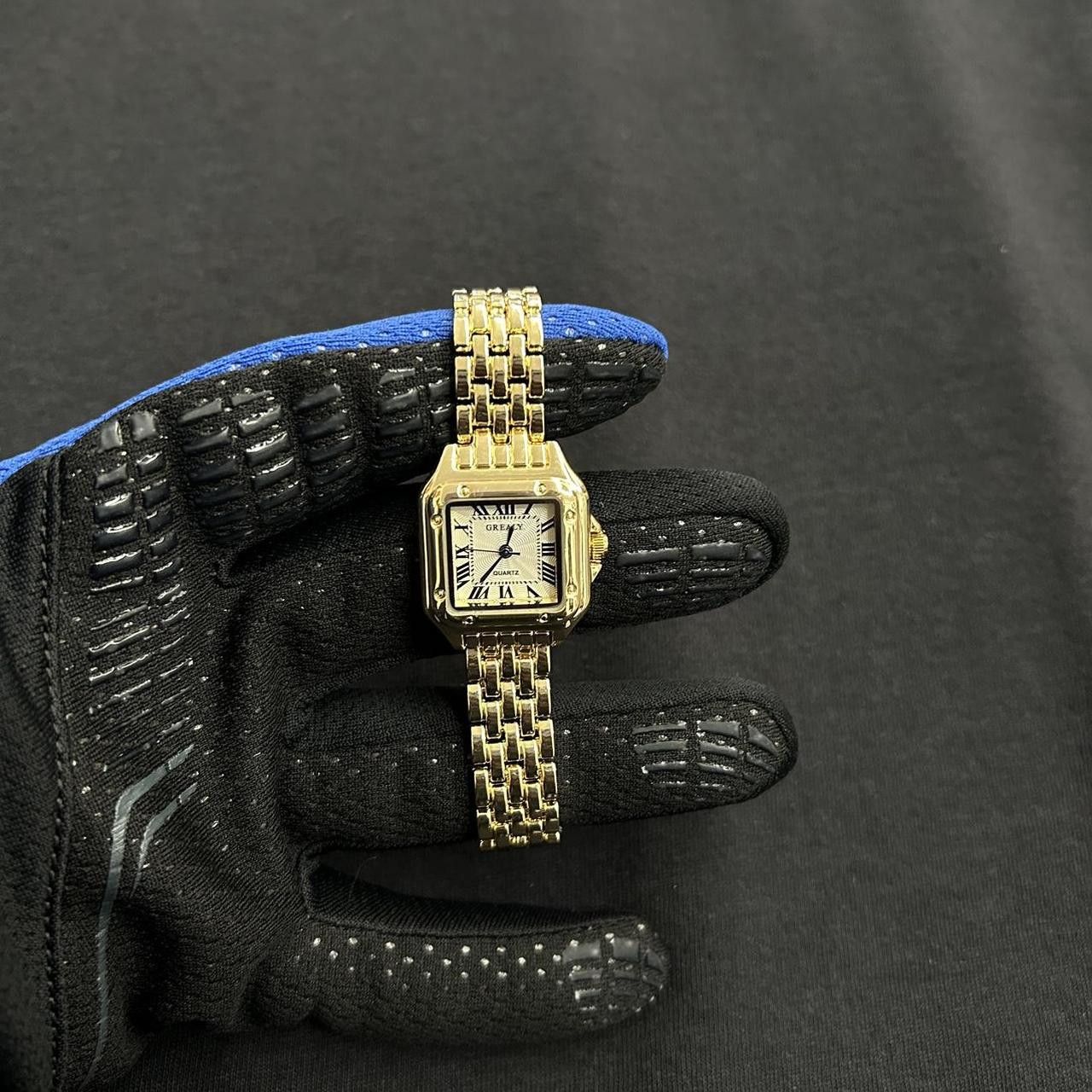 Vintage Vintage 2000s Style Gold Rectangular Quartz Luxury Watch Size ONE SIZE - 1 Thumbnail