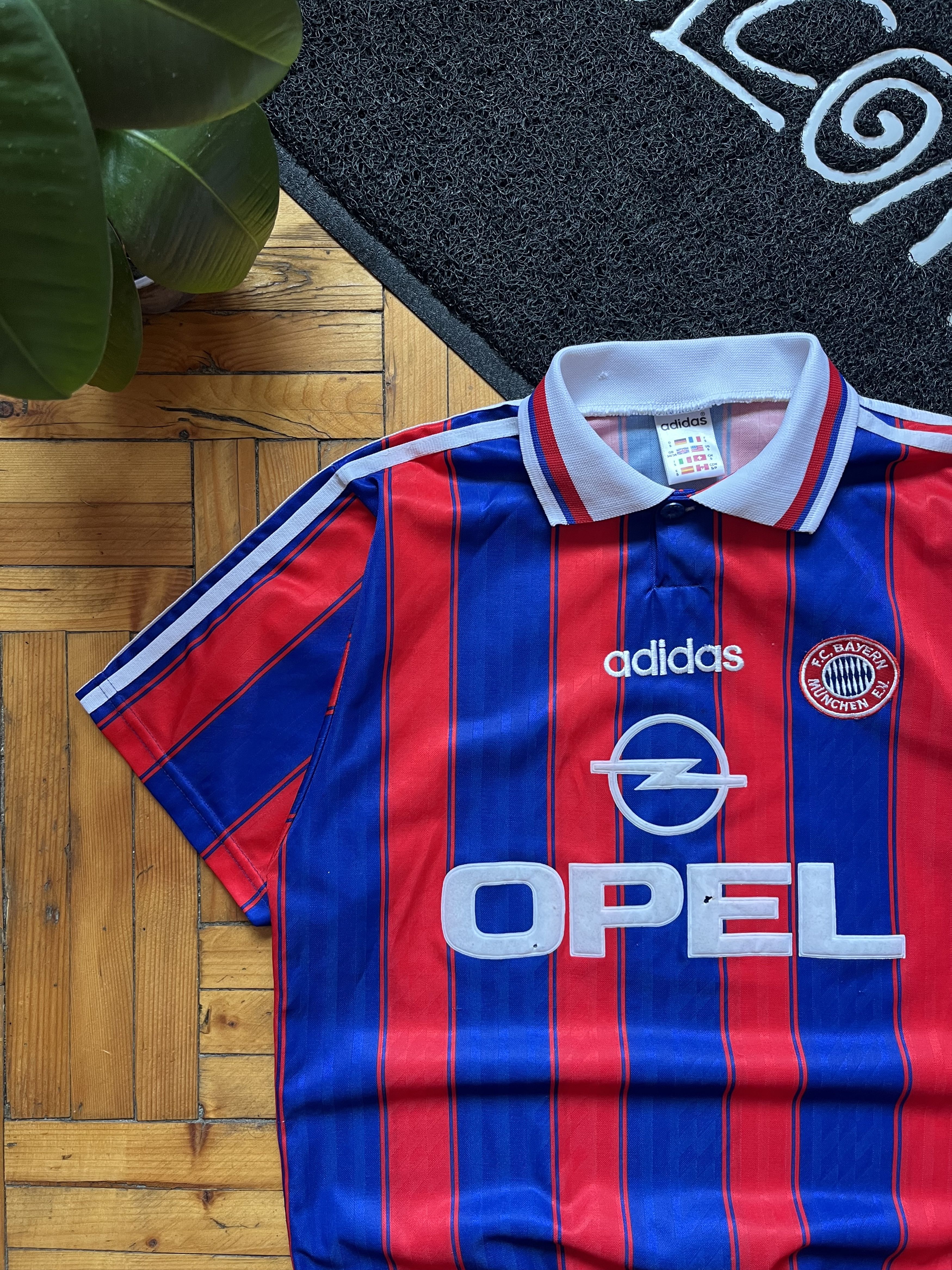 Adidas BAYERN MUNICH 1995-1997 HOME SOCCER SHIRT JERSEY ADIDAS Size US S / EU 44-46 / 1 - 2 Thumbnail