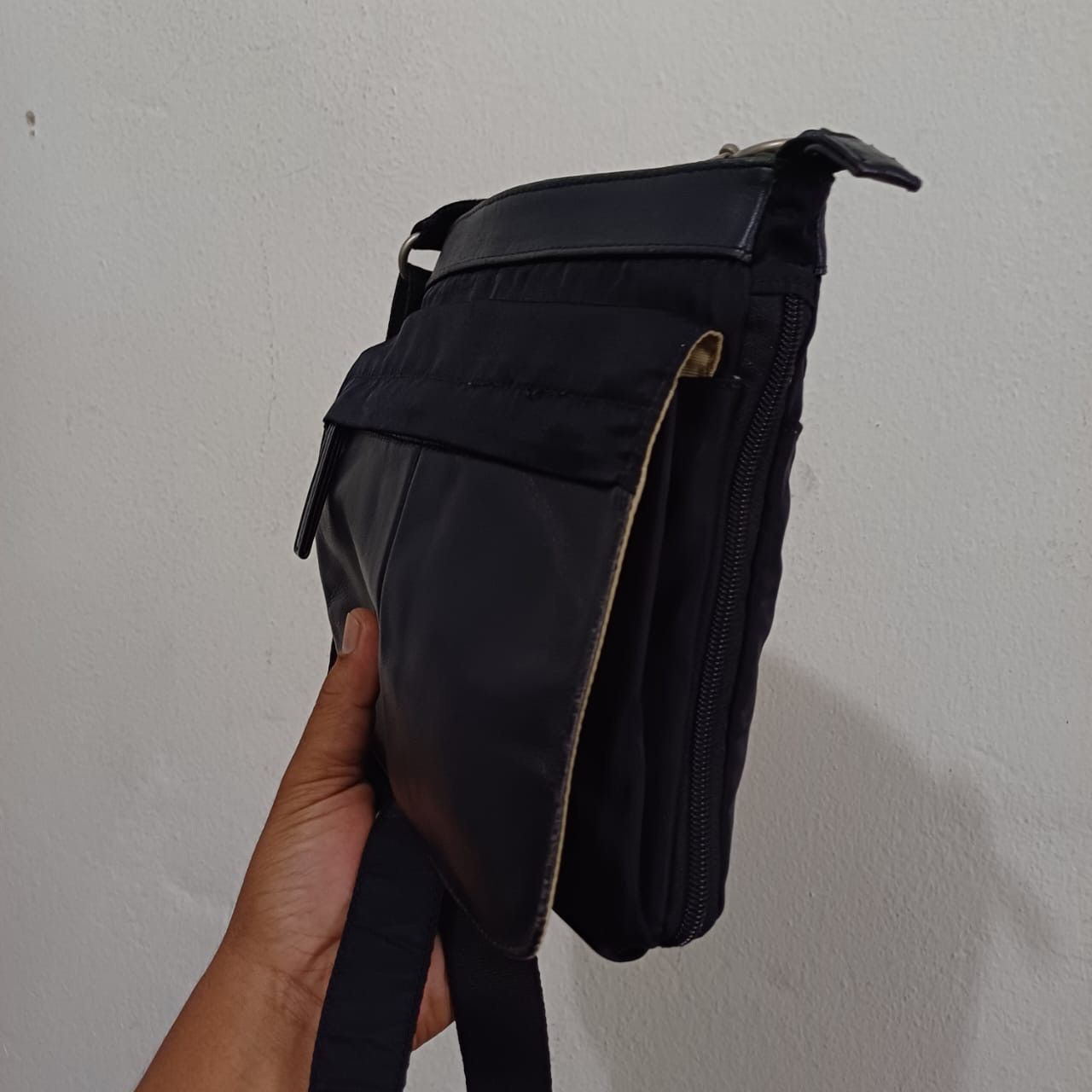 Japanese Brand 💥Last Drop💥Yohji Yamamoto Ysaccs Leather Nylon Sling Bag Size ONE SIZE - 4 Thumbnail