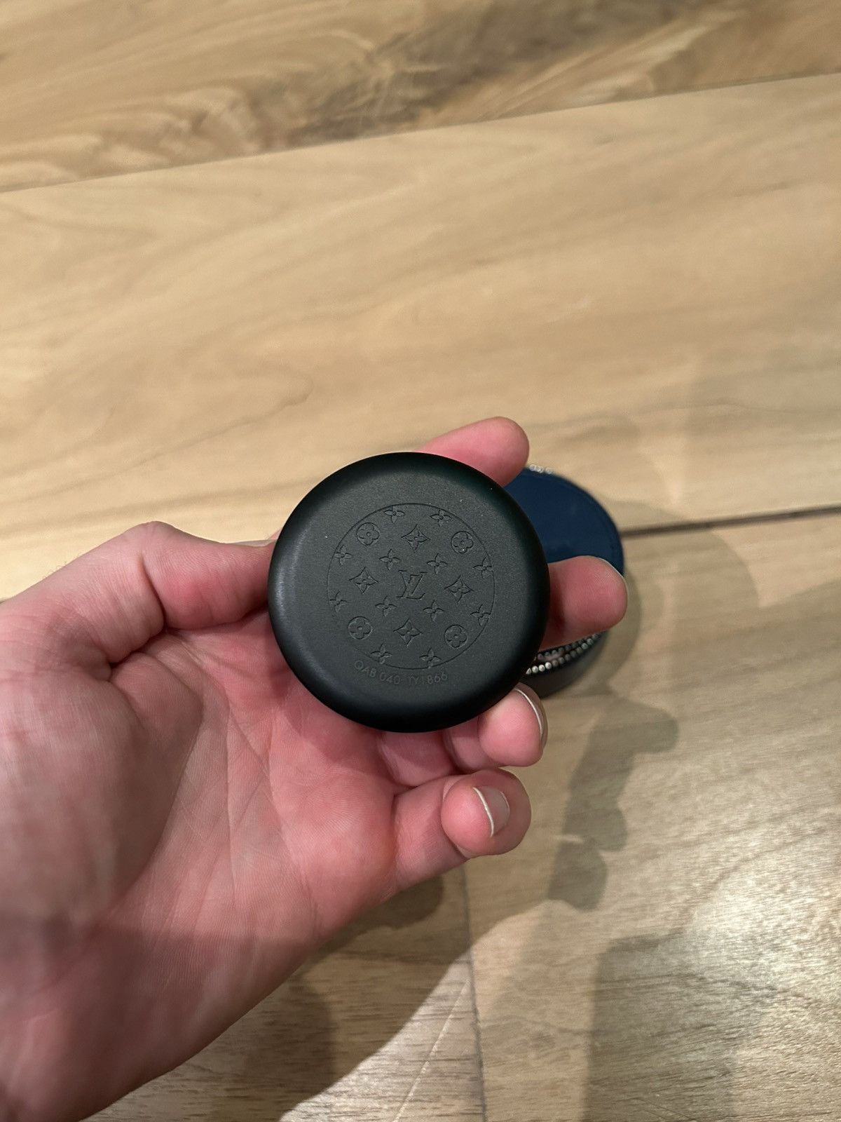 Louis Vuitton Louis Vuitton Horizon Wireless Earbuds Size ONE SIZE - 4 Thumbnail