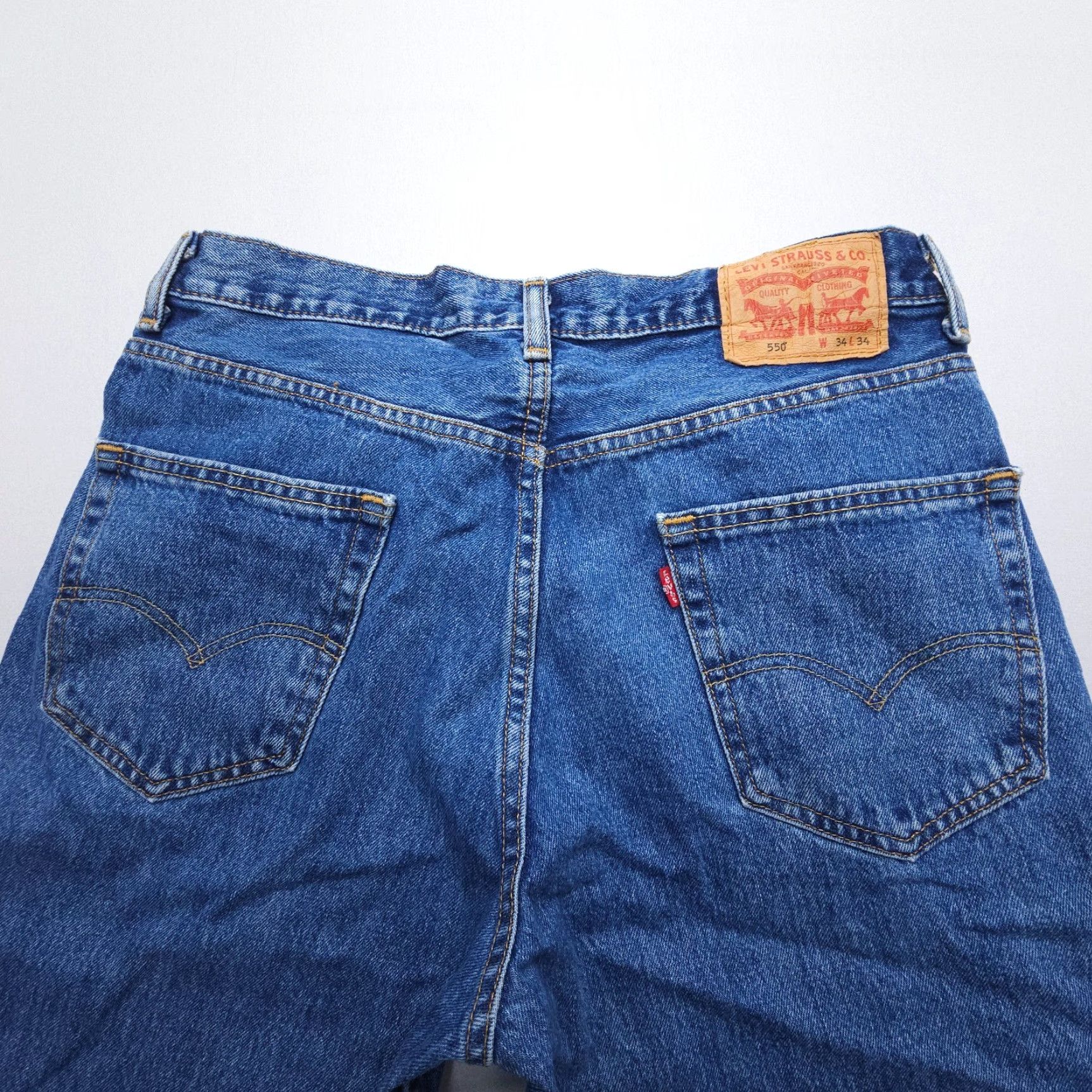 Levi's Levi's 550 Jeans Mens 34x34 Blue Denim Relaxed Tapered 5-Pocket Zip Regular Waist Medium Wash Vintage: No? Size US 34 / EU 50 - 3 Thumbnail