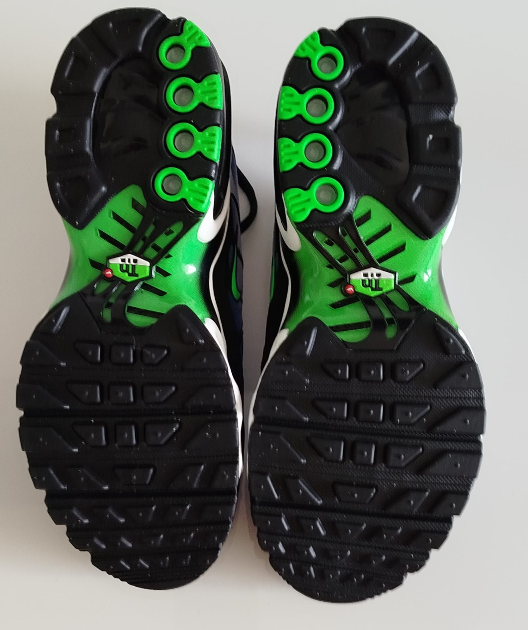 Nike Nike Air Max Plus (GS) CD0609-021 Size US 6.5 / IT 36.5 - 4 Thumbnail