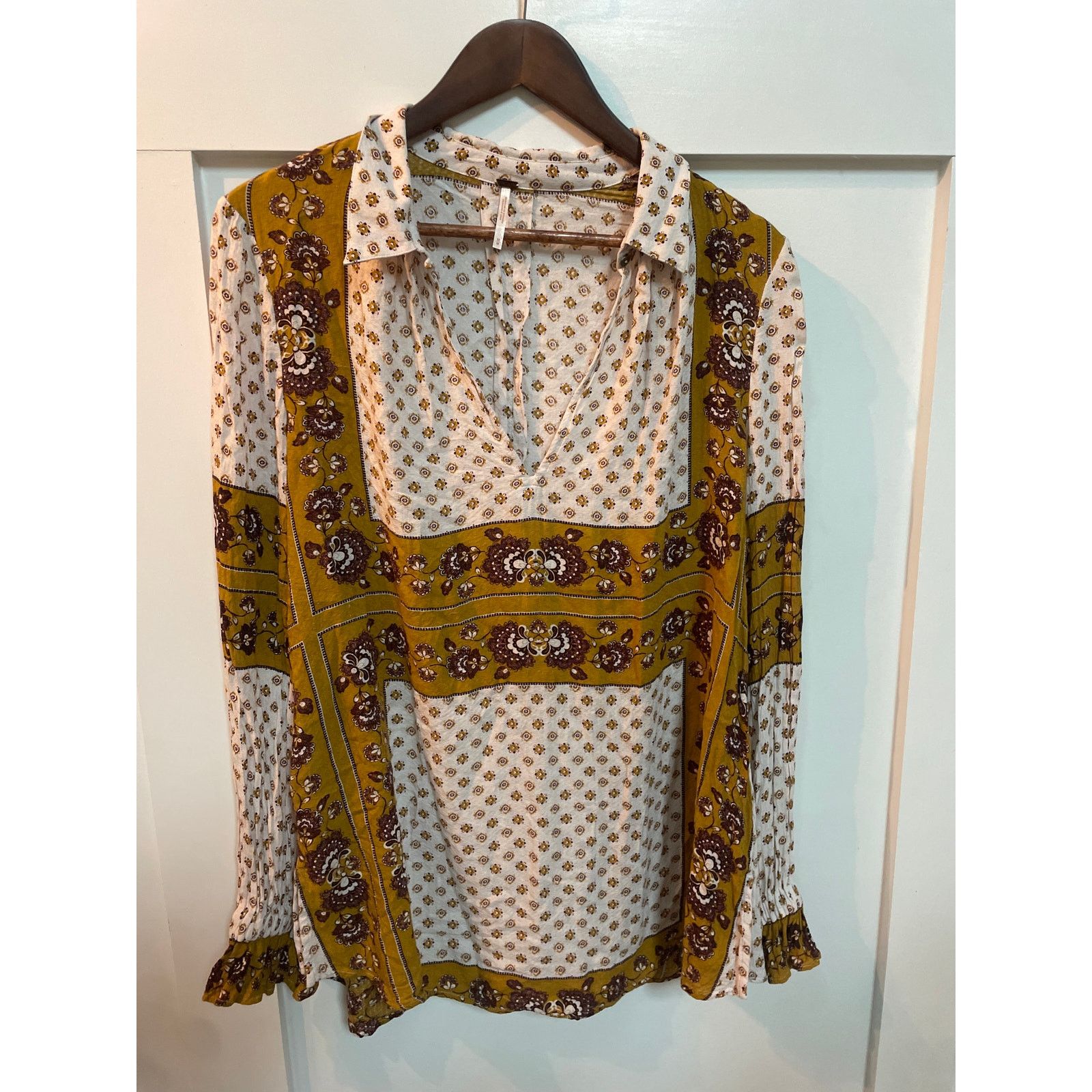Free People Free People Bohemian Changing Times Printed Blouse Tea, sz M Size M / US 6-8 / IT 42-44 - 4 Thumbnail
