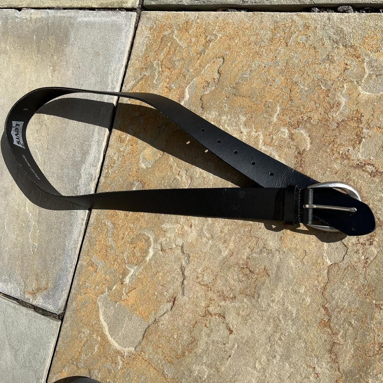 Levi's Black Leather Rounded Buckle Belt Size ONE SIZE - 1 Thumbnail