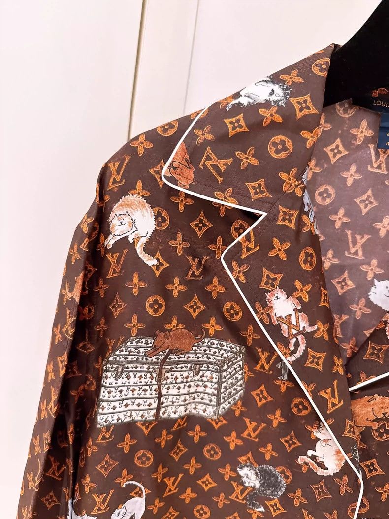 Louis Vuitton Louis Vuitton size 34 Cat shirt full of logo shirt 2503-Ne Size US M / EU 48-50 / 2 - 3 Thumbnail