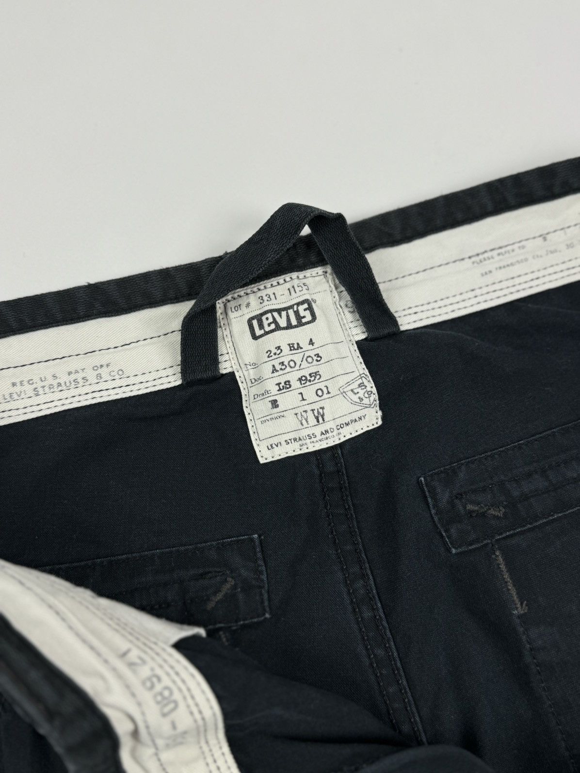 Levi's Y2K Vintage Levi’s Black Cargo Pants Size US 33 - 12 Thumbnail