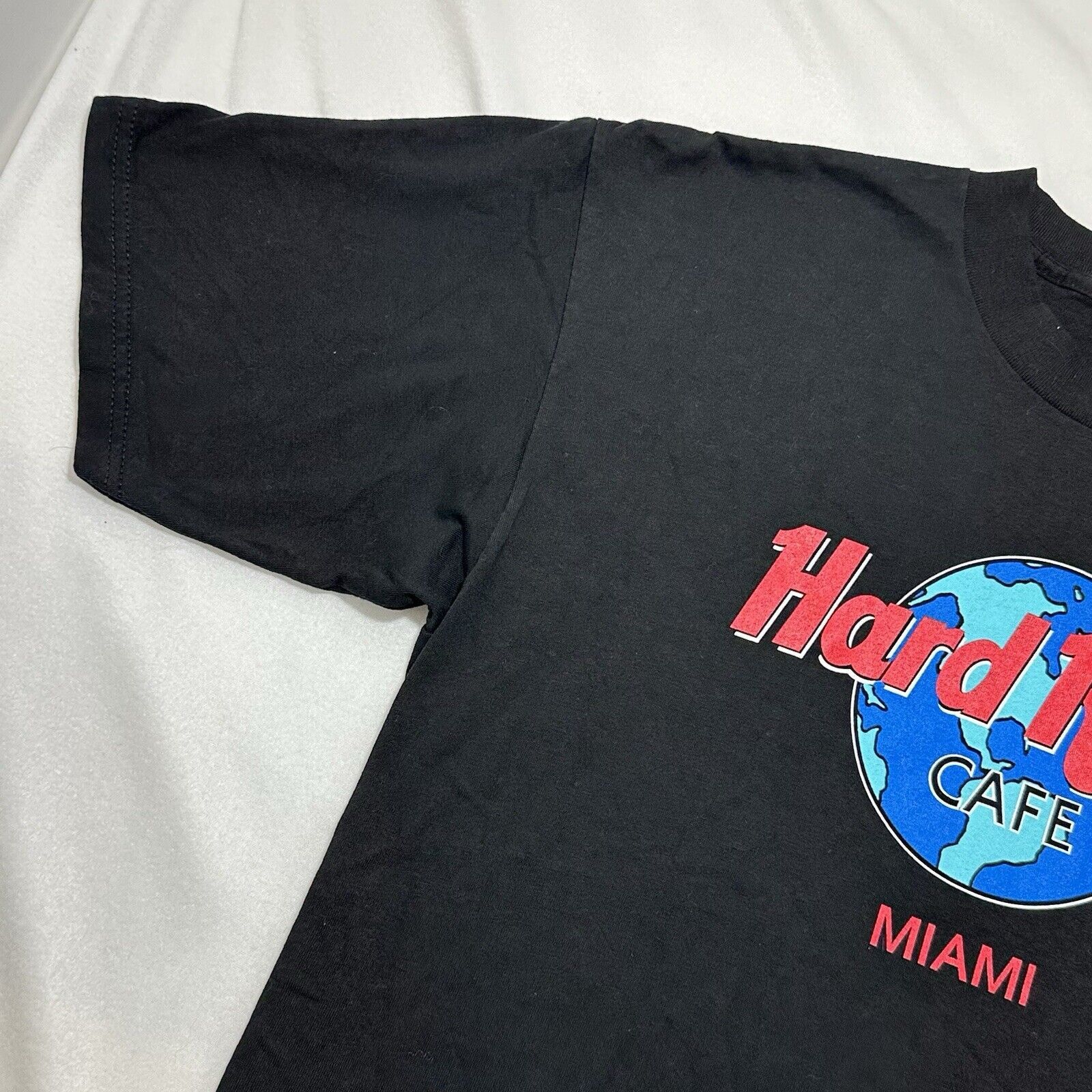 Hard Rock Cafe Vintage Hard Rock Cafe Miami Large Black Graphic T Shirt Size US L / EU 52-54 / 3 - 5 Thumbnail