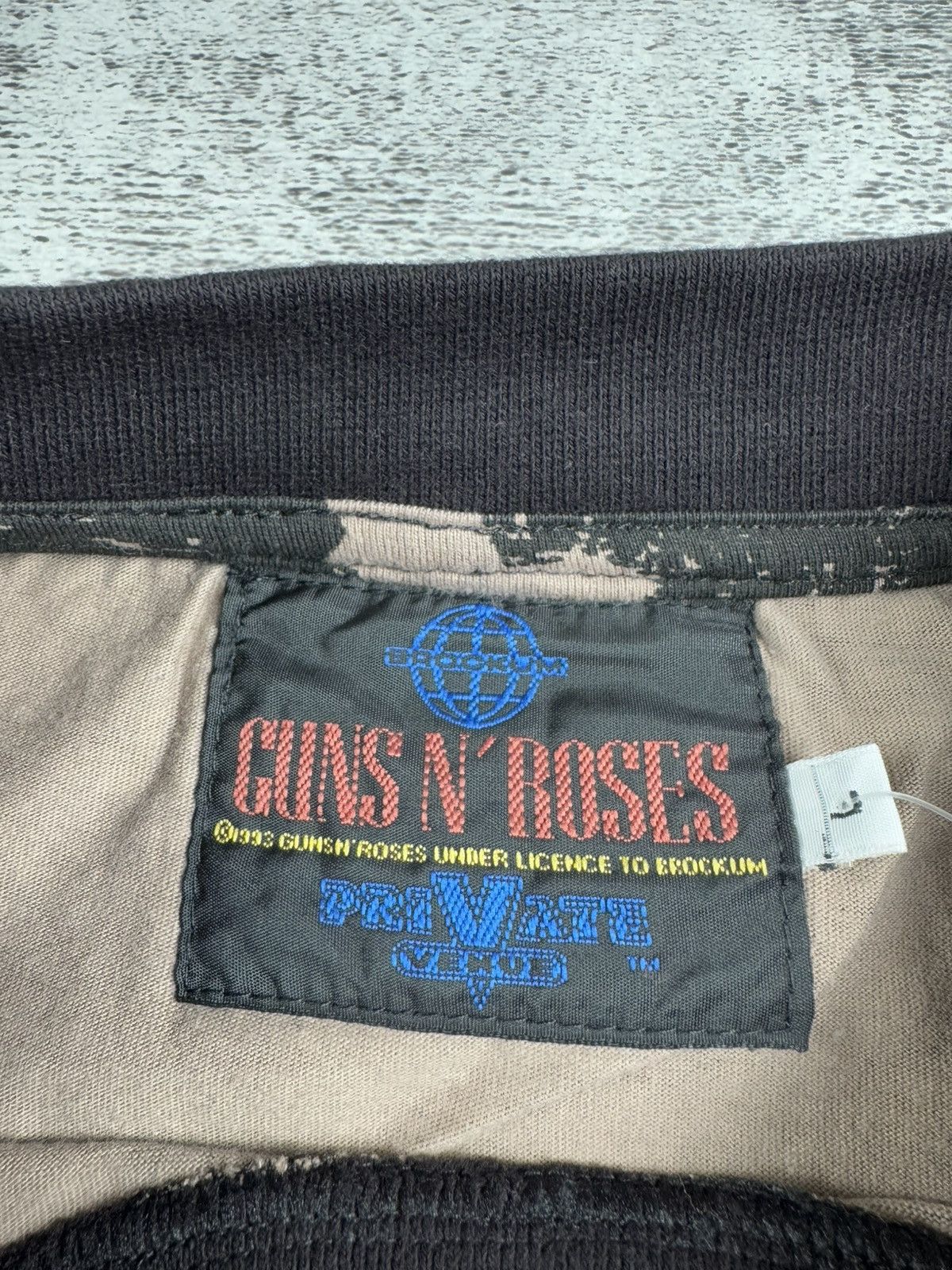 Band Tees RARE Vintage NEW Guns N Roses 1993 Rap Tie Dye T Shirt Tee Size US L / EU 52-54 / 3 - 15 Thumbnail
