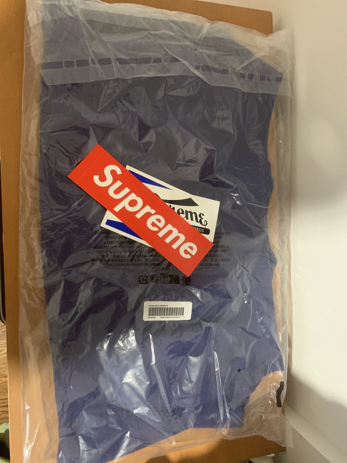 Supreme Supreme established crewneck navy (brand new) | Grailed
