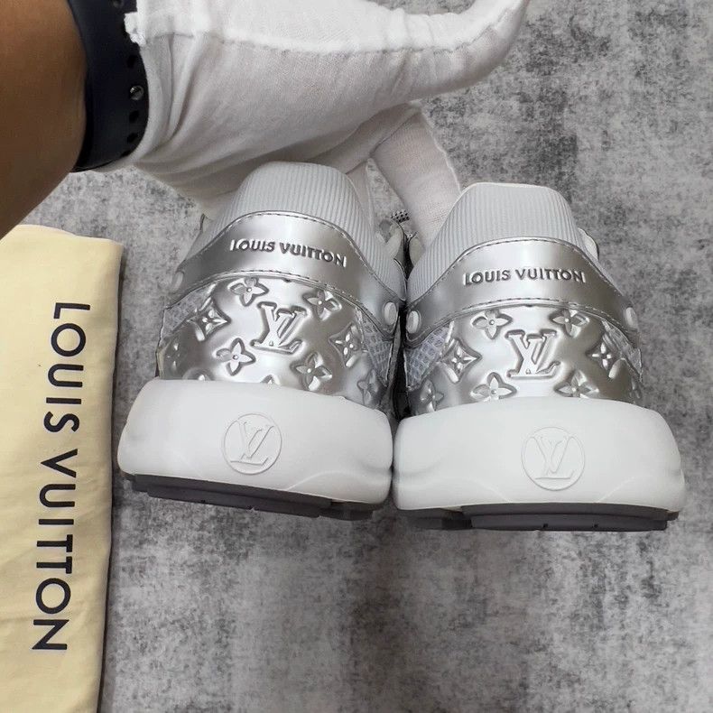 Louis Vuitton Louis Vuitton size 37.5 Silver-white sneakers Size US 5.5 / EU 38 - 6 Thumbnail