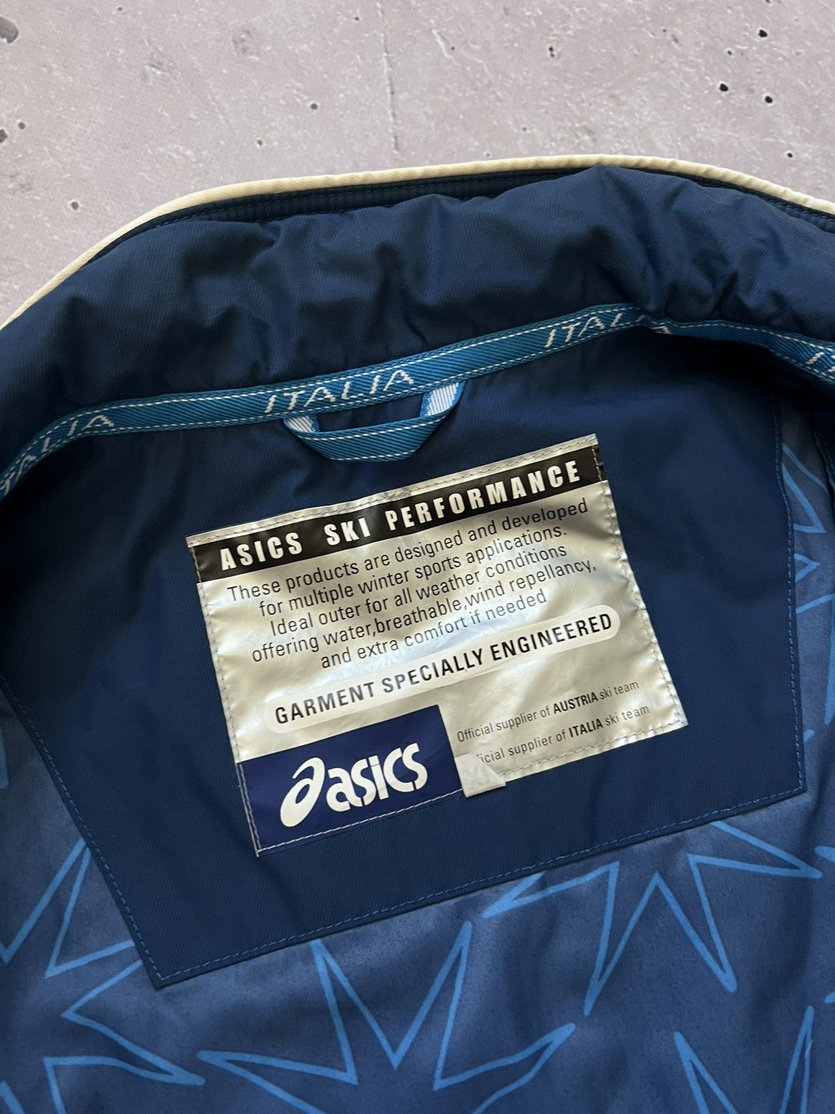 Asics Vintage ASICS Italia Olympic Vest Big Logo XL Size US XL / EU 56 / 4 - 15 Thumbnail
