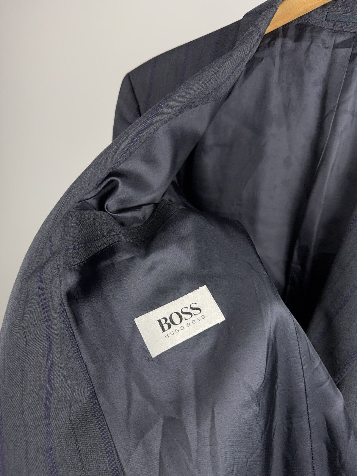 Hugo Boss 00s Hugo Boss Wool Blazer Pinstripe Grey Jacket Classic Fit Size 42R - 8 Thumbnail