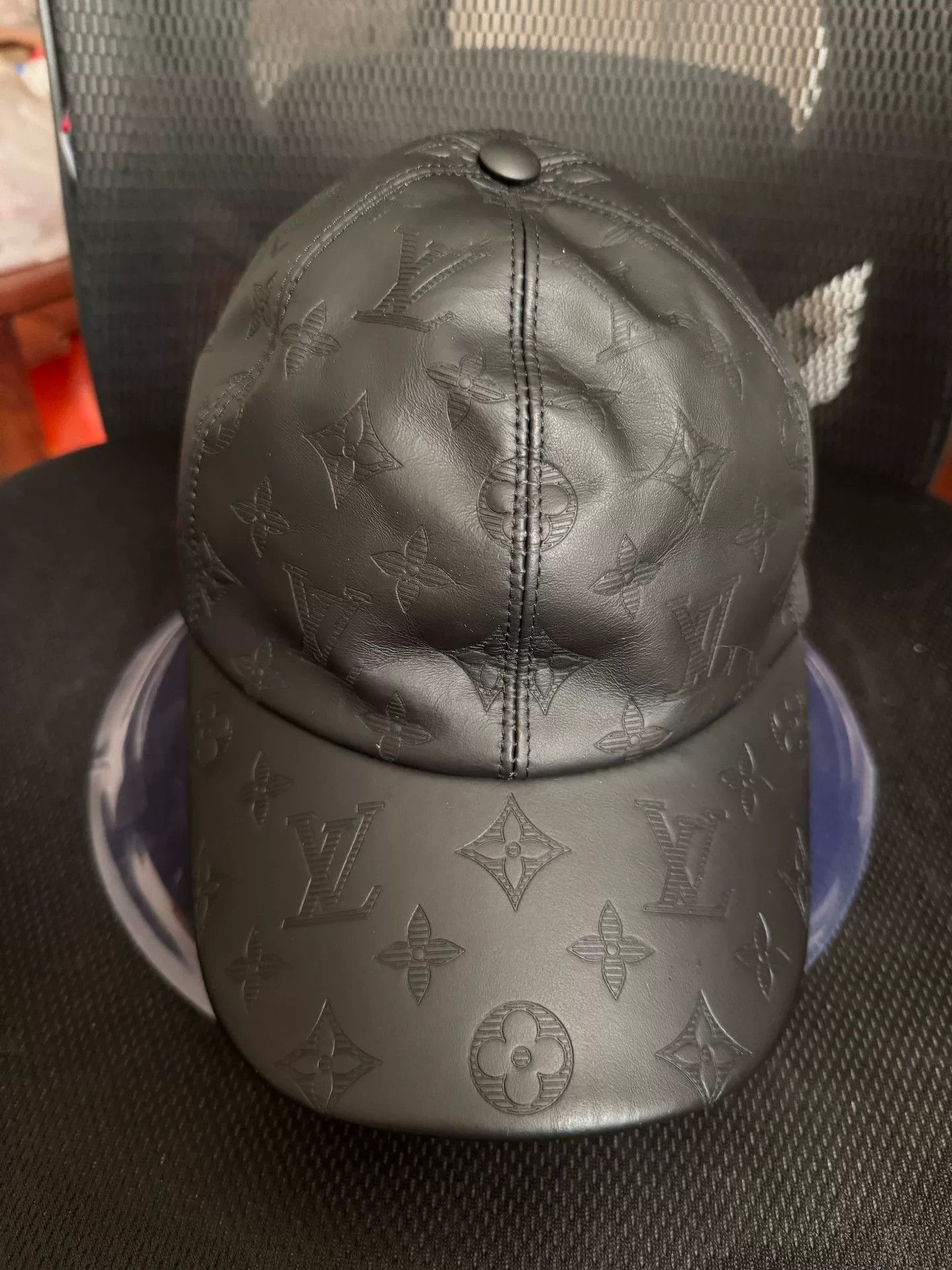 Louis Vuitton lv embossed leather cap Size ONE SIZE - 1 Thumbnail