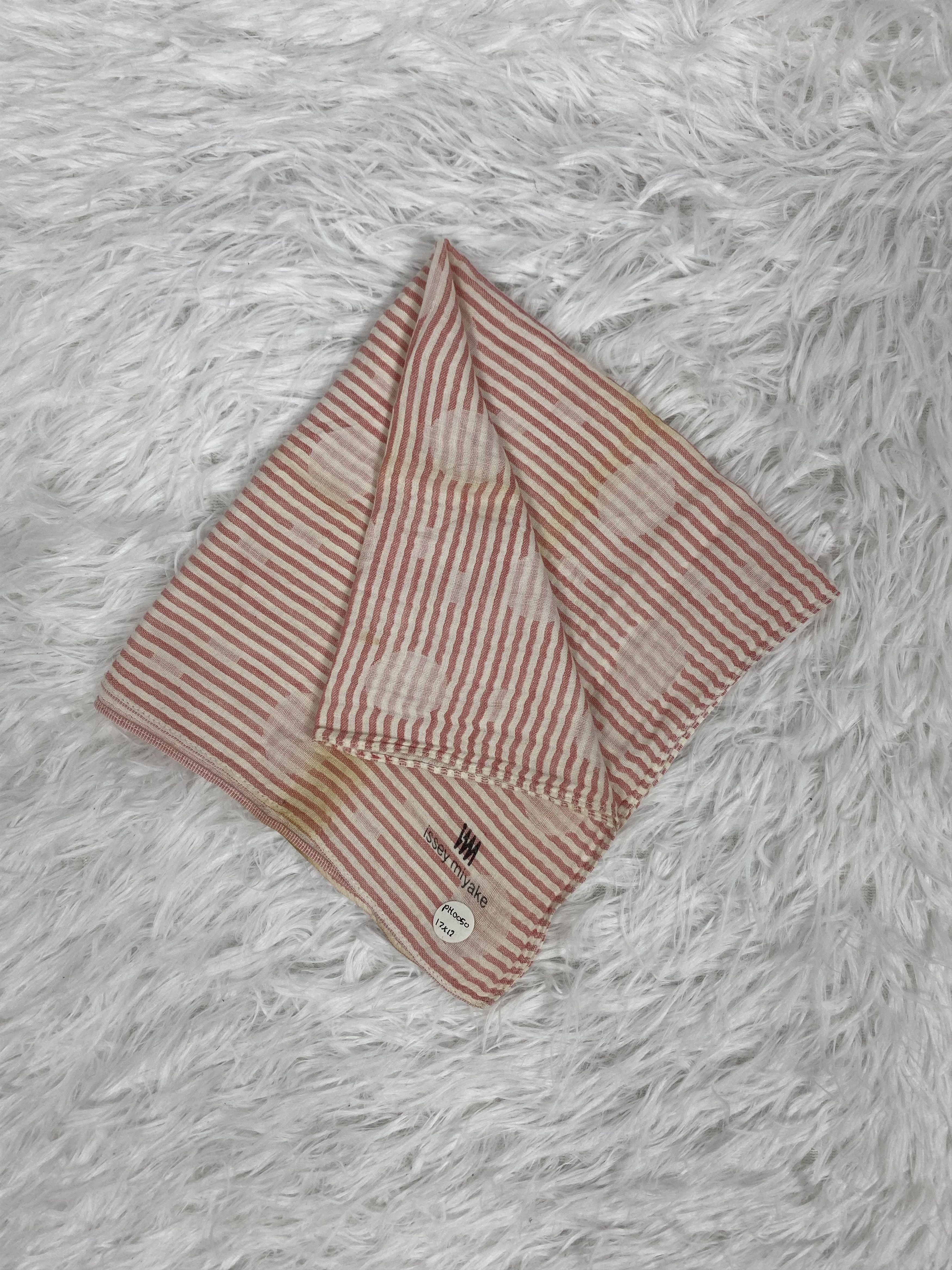 Issey Miyake Vintage Issey MIyake Handkerchief PH0050 Size ONE SIZE - 1 Thumbnail