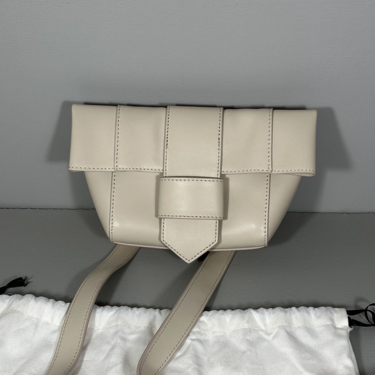 Banana Republic Banana Republic Factory Leather Mini Tab Crossbody EUC Bag Size ONE SIZE - 1 Thumbnail