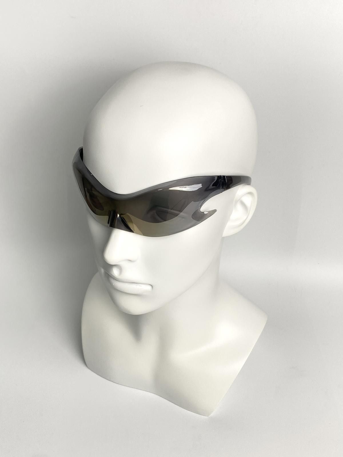 Japanese Brand Y2k Vtg Avant Garde Futuristic Sliver Sunglasses Unisex OS Size ONE SIZE - 2 Thumbnail