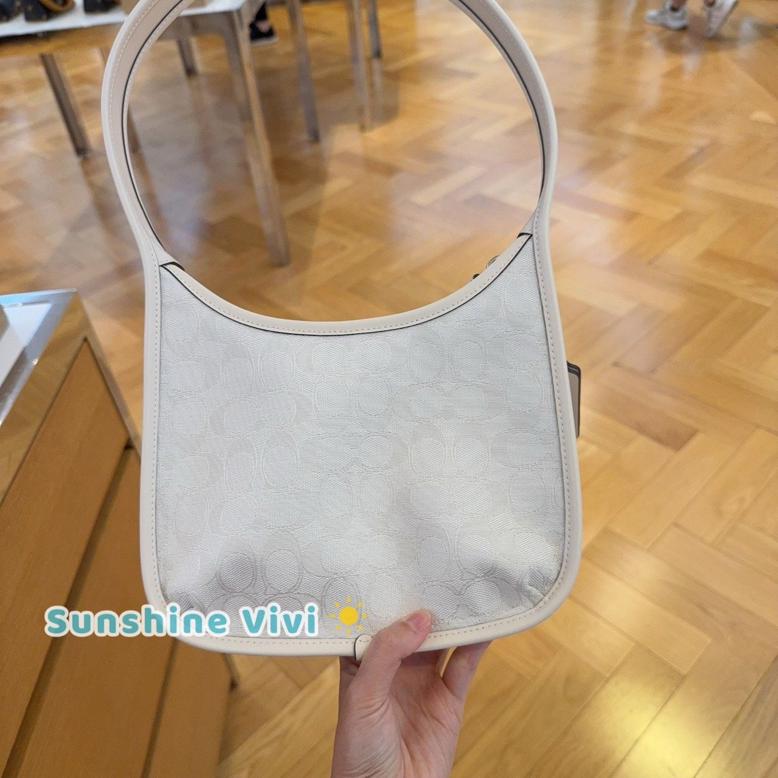 Coach NWT Coach Curve Zip Bag Signature Jacquard CBH25 Cloud Chalk Size ONE SIZE - 7 Thumbnail