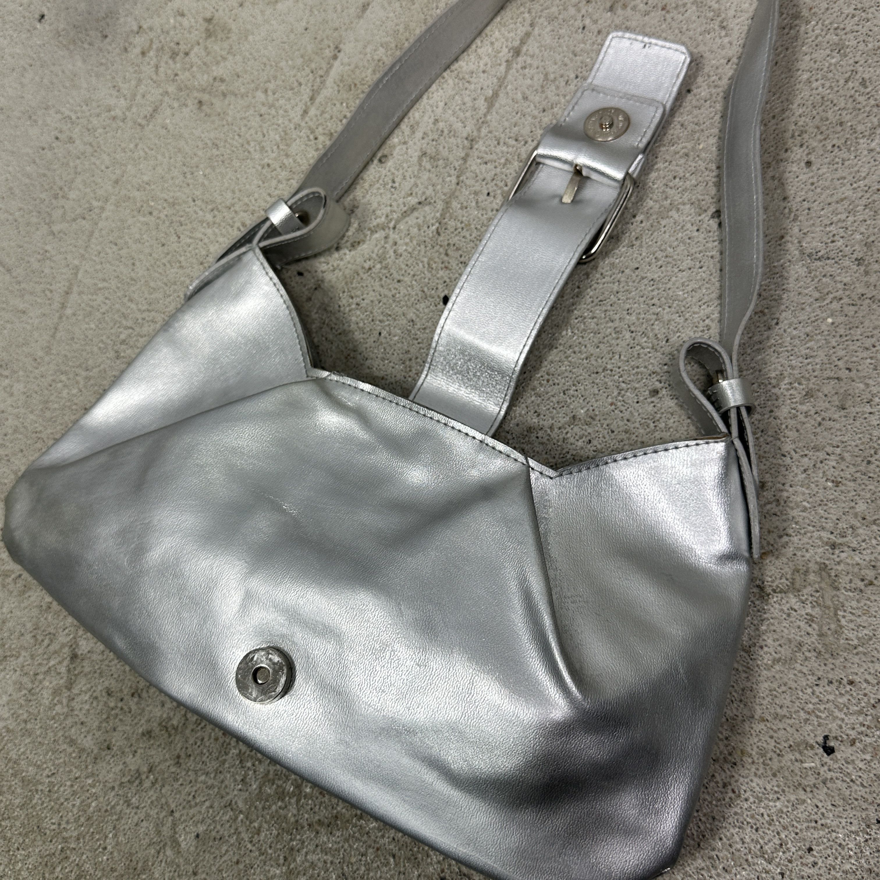 Vintage Vintage Casual Streetwear Silver Chrome Baguette Bag Y2K Size ONE SIZE - 6 Thumbnail