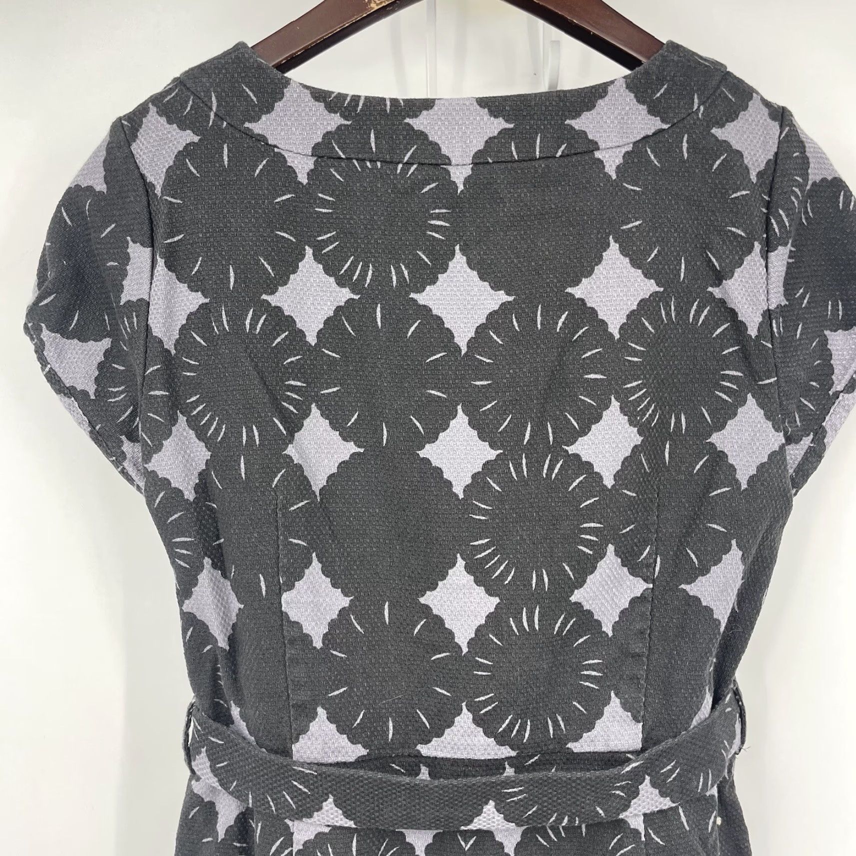 Boden Boden Floral Belted Sheath Dress Womens 8 Gray Cap Sleeve Retro Knee Length Size 30" / US 8 / IT 44 - 6 Thumbnail