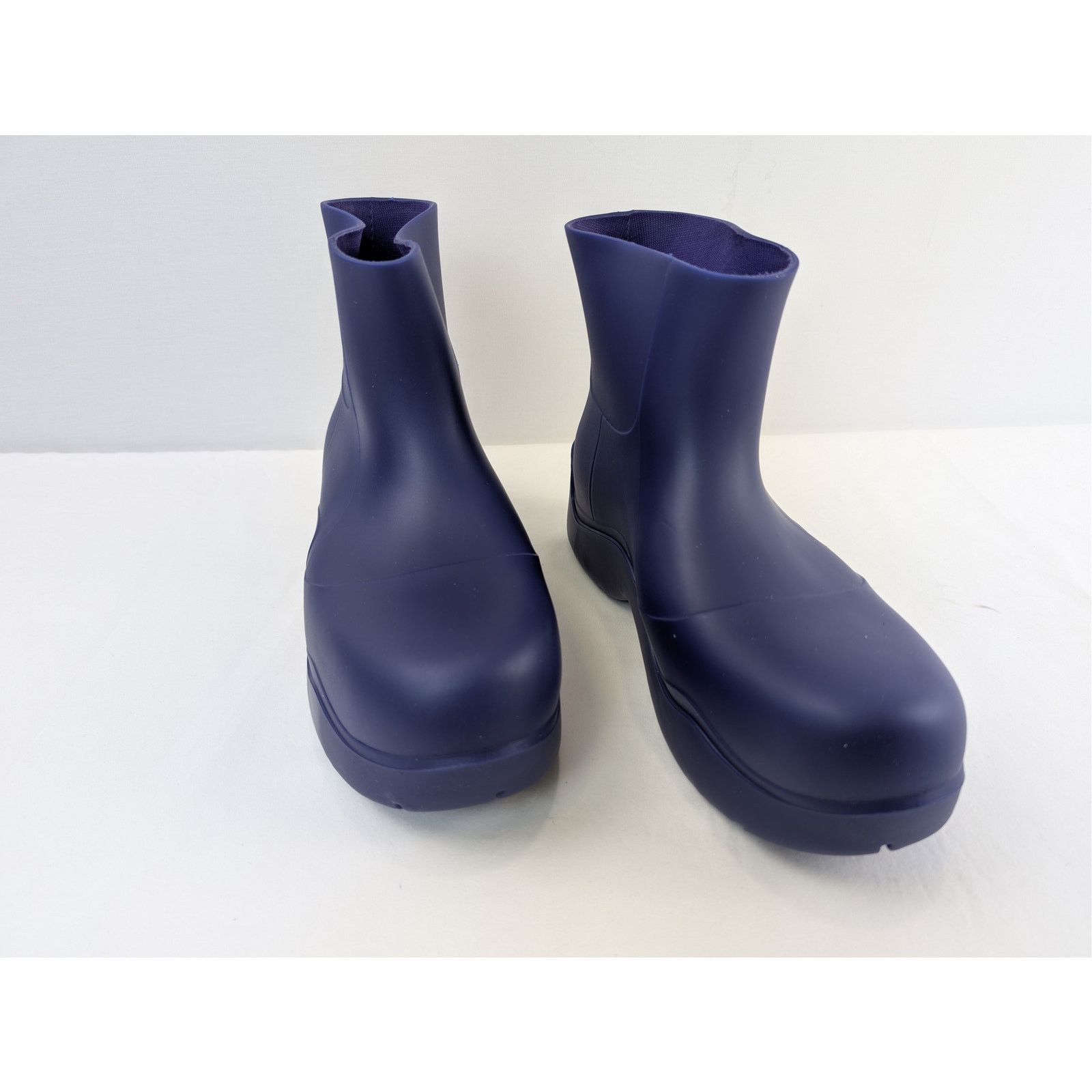 Bottega Veneta o1rshd1 Matt Rubber Puddle Ankle Boot in Unicorn Size US 10 / EU 43 - 7 Thumbnail