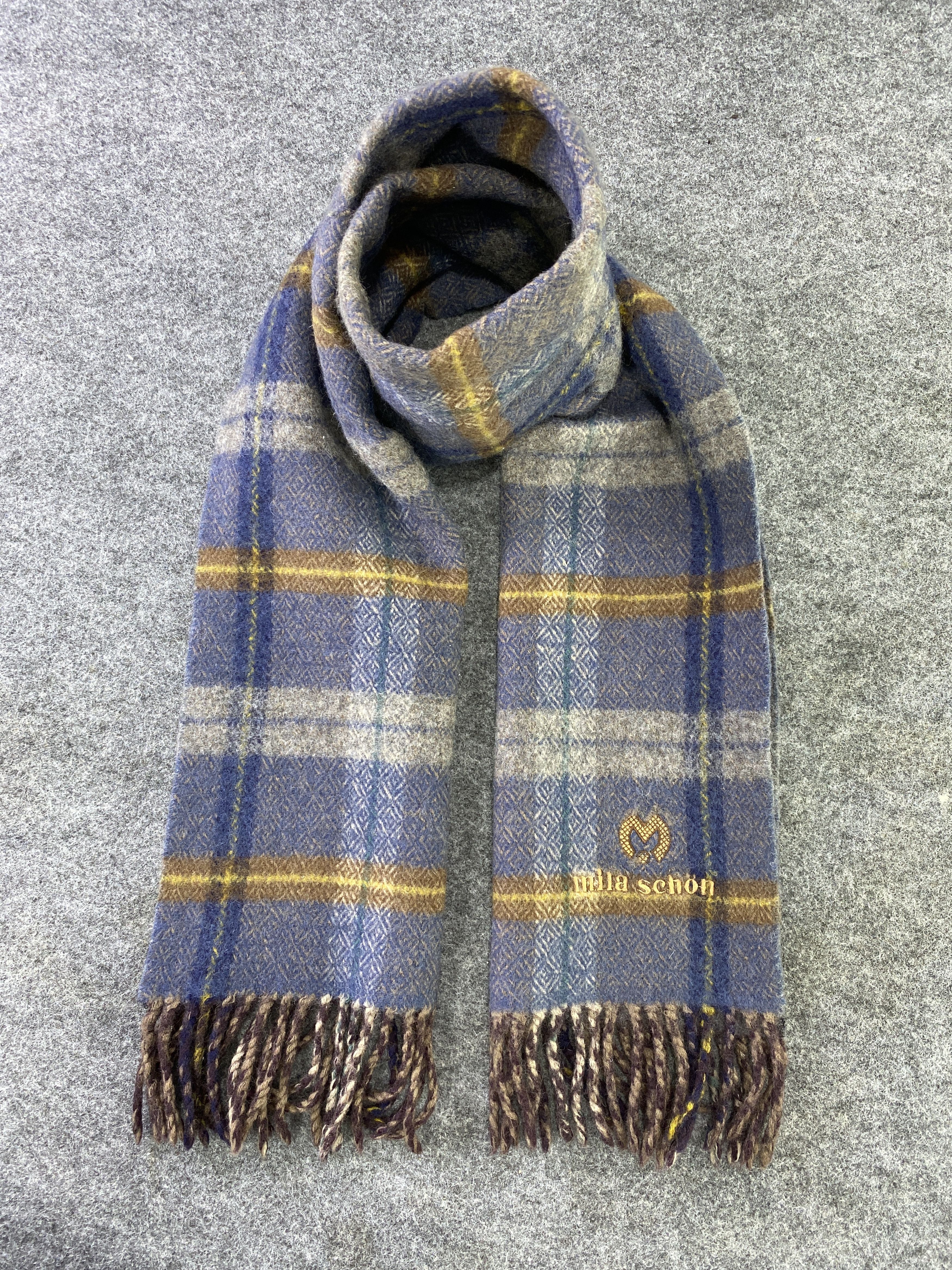Mila Schon Scarf / Muffler / Neckwear -T503