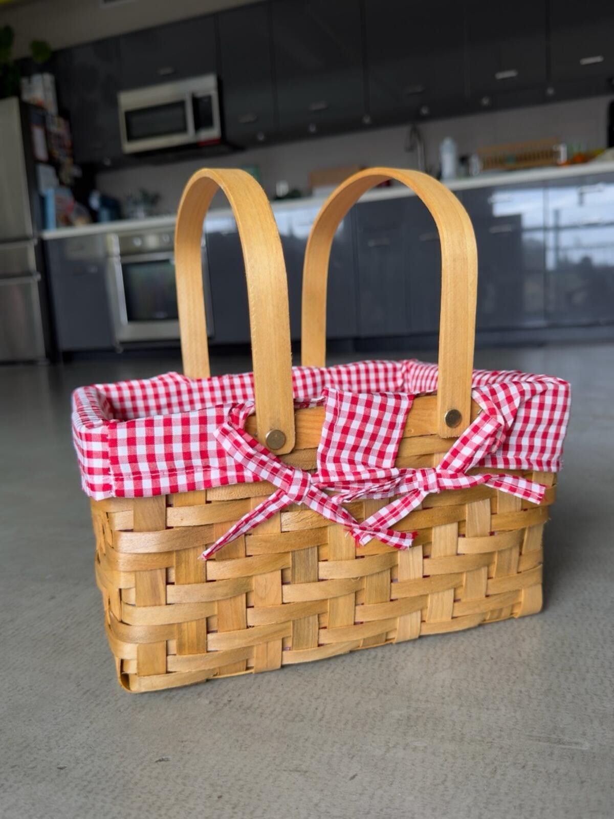 Other Woven Picnic Basket / Gingham Lined / Wooden Handle / Red Size ONE SIZE - 1 Thumbnail