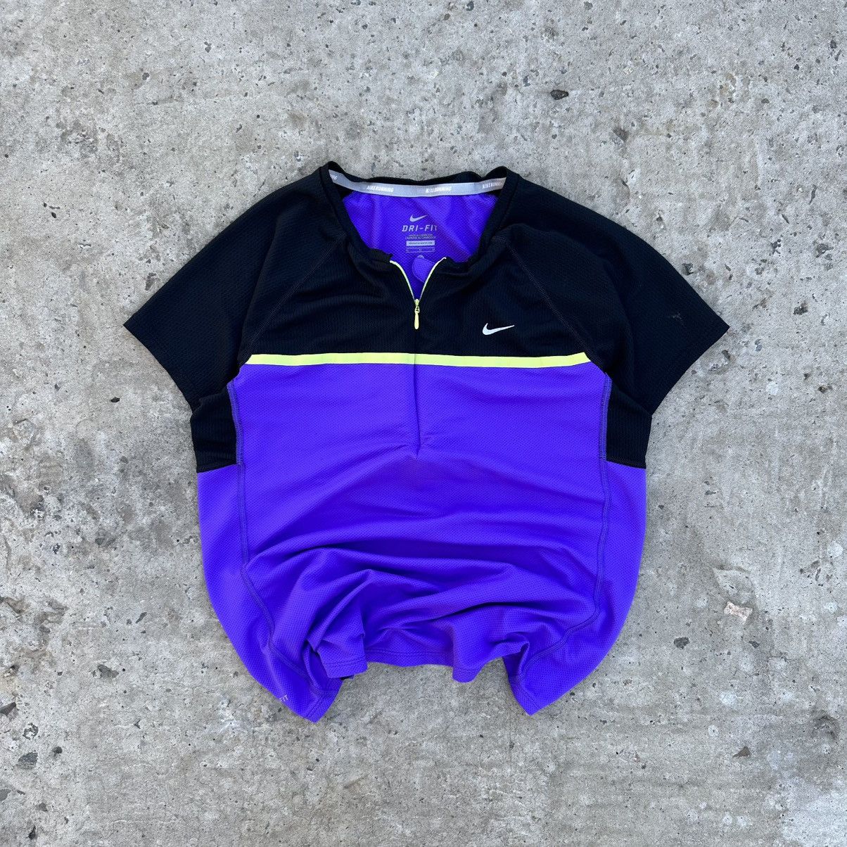 Nike Vintage Japanese Style Nike Running Women’s T-shirts Y2K 00s Size M / US 6-8 / IT 42-44 - 1 Thumbnail