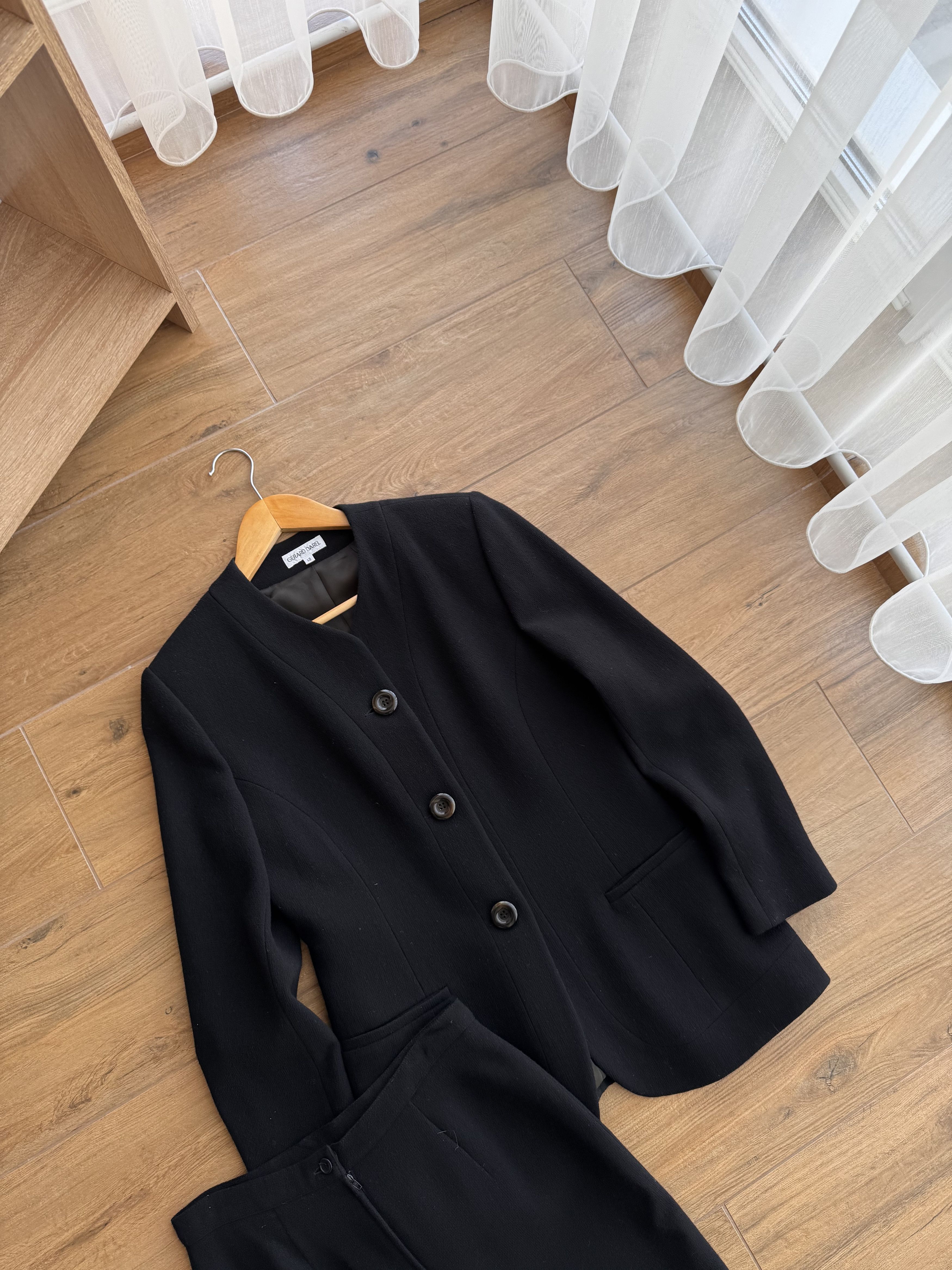 Gerard Darel Vintage Gerard Darel Luxury Wool Black Skirt Suit Size M / US 6-8 / IT 42-44 - 2 Thumbnail
