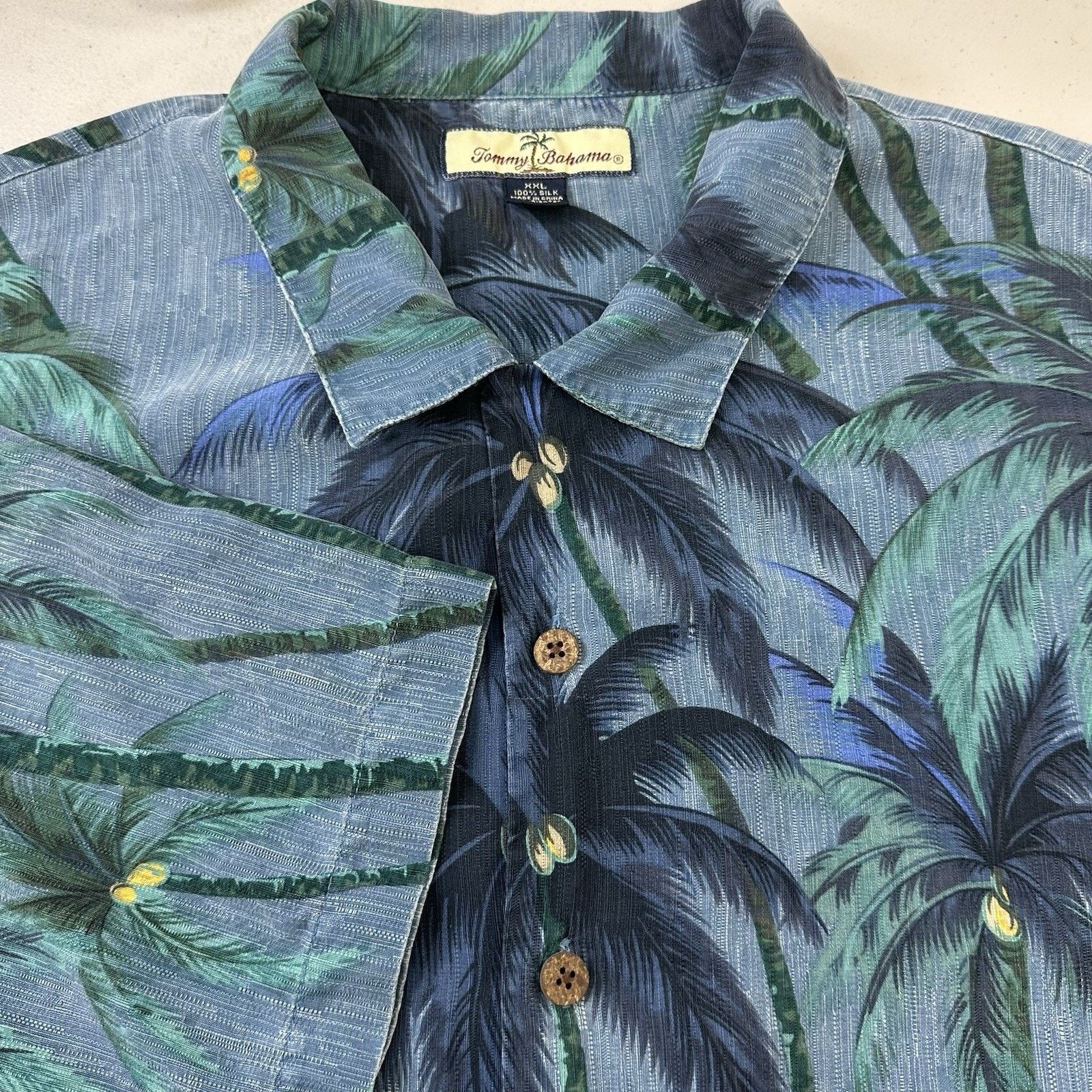 Vintage Tommy Bahama 100% Silk Hawaiian Camp Shirt XXL EUC