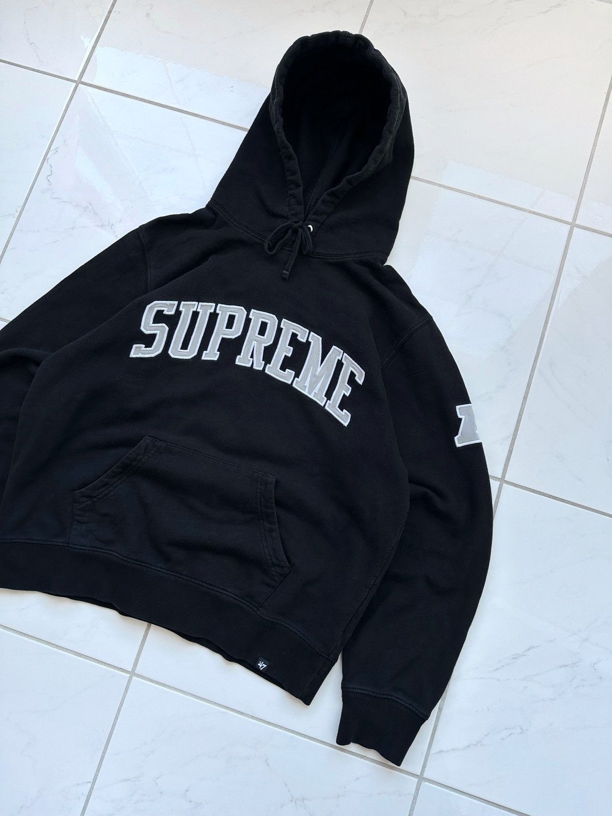 47 Brand × NFL × Supreme Supreme x NFL x Raiders x ‘47 Brand Black Hoodie Size US S / EU 44-46 / 1 - 3 Thumbnail