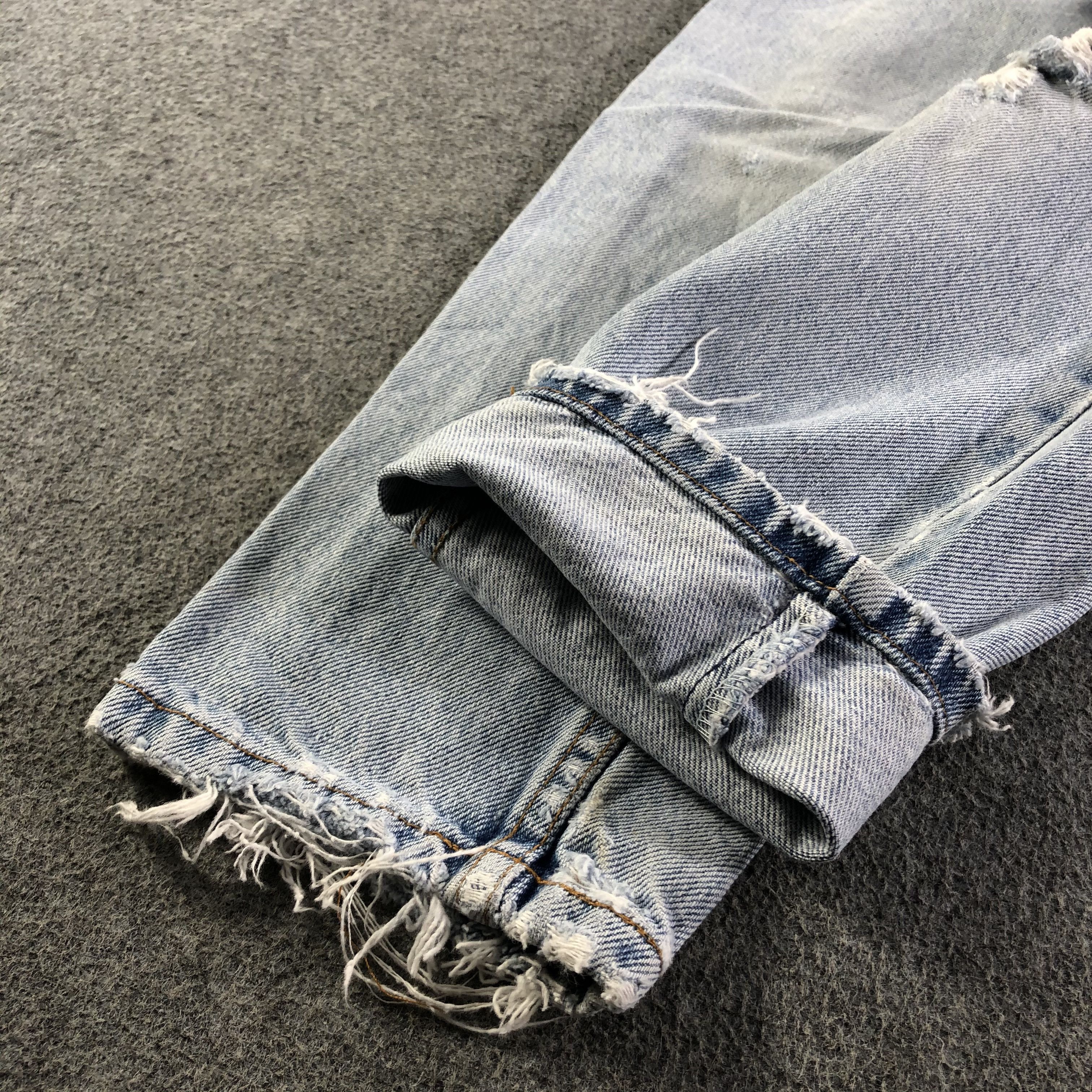 Levi's Vintage Light Wash Levis 550 Jeans-J3490 Size US 27 - 7 Thumbnail