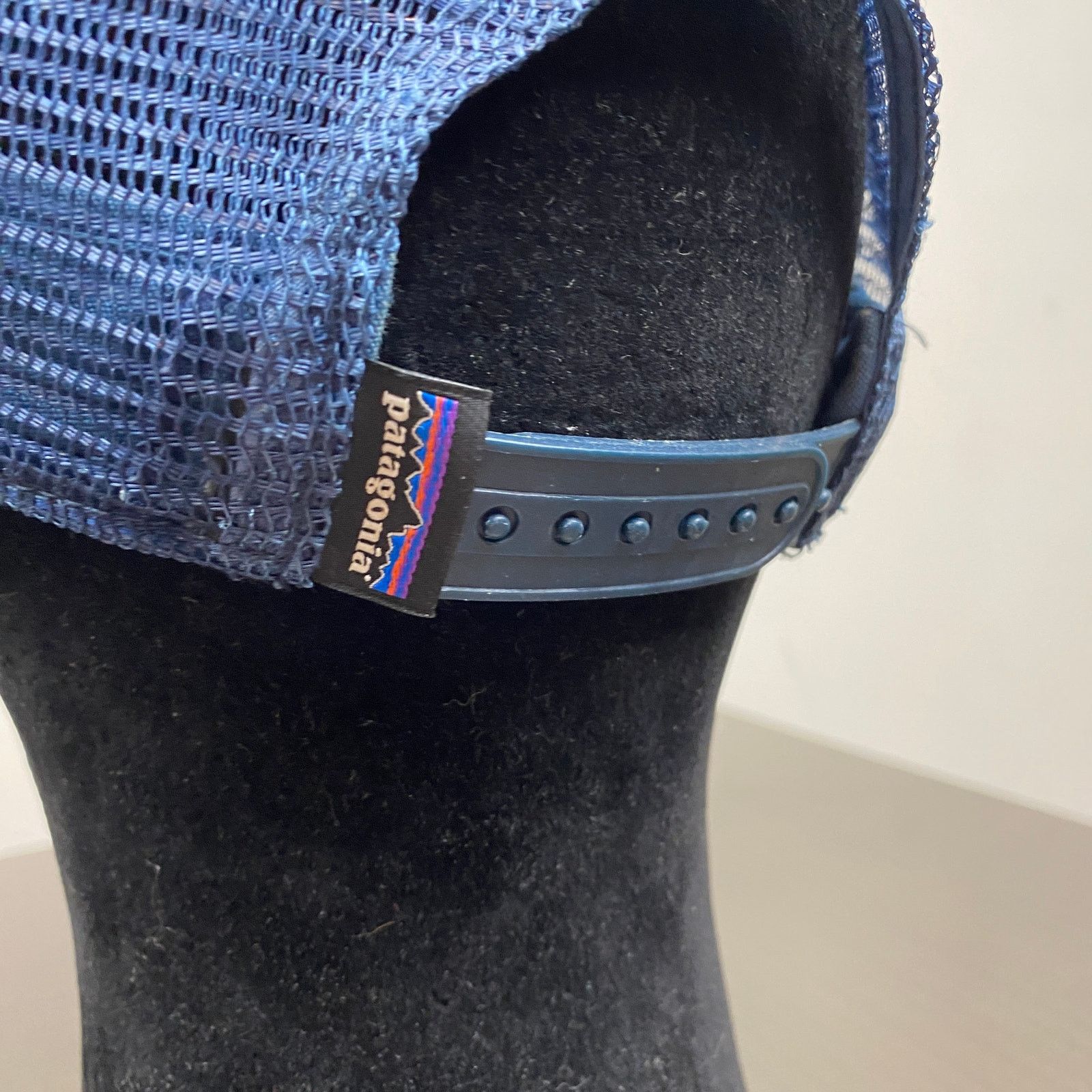 Patagonia Patagonia P-6 Logo Mesh Trucker Hat Snapback Gorpcore Size ONE SIZE - 5 Thumbnail