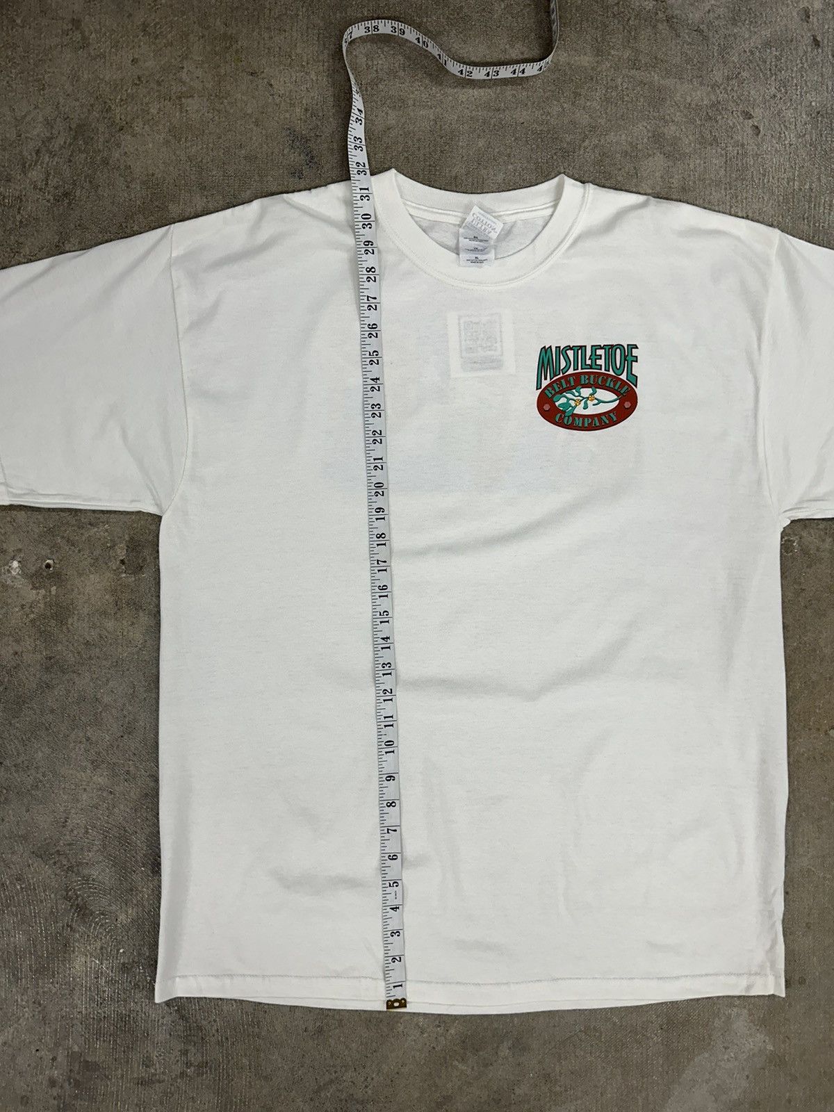 Gildan × Vintage Vintage 90s Mistletoe Belt Company Office T-Shirt Size US XL / EU 56 / 4 - 9 Thumbnail