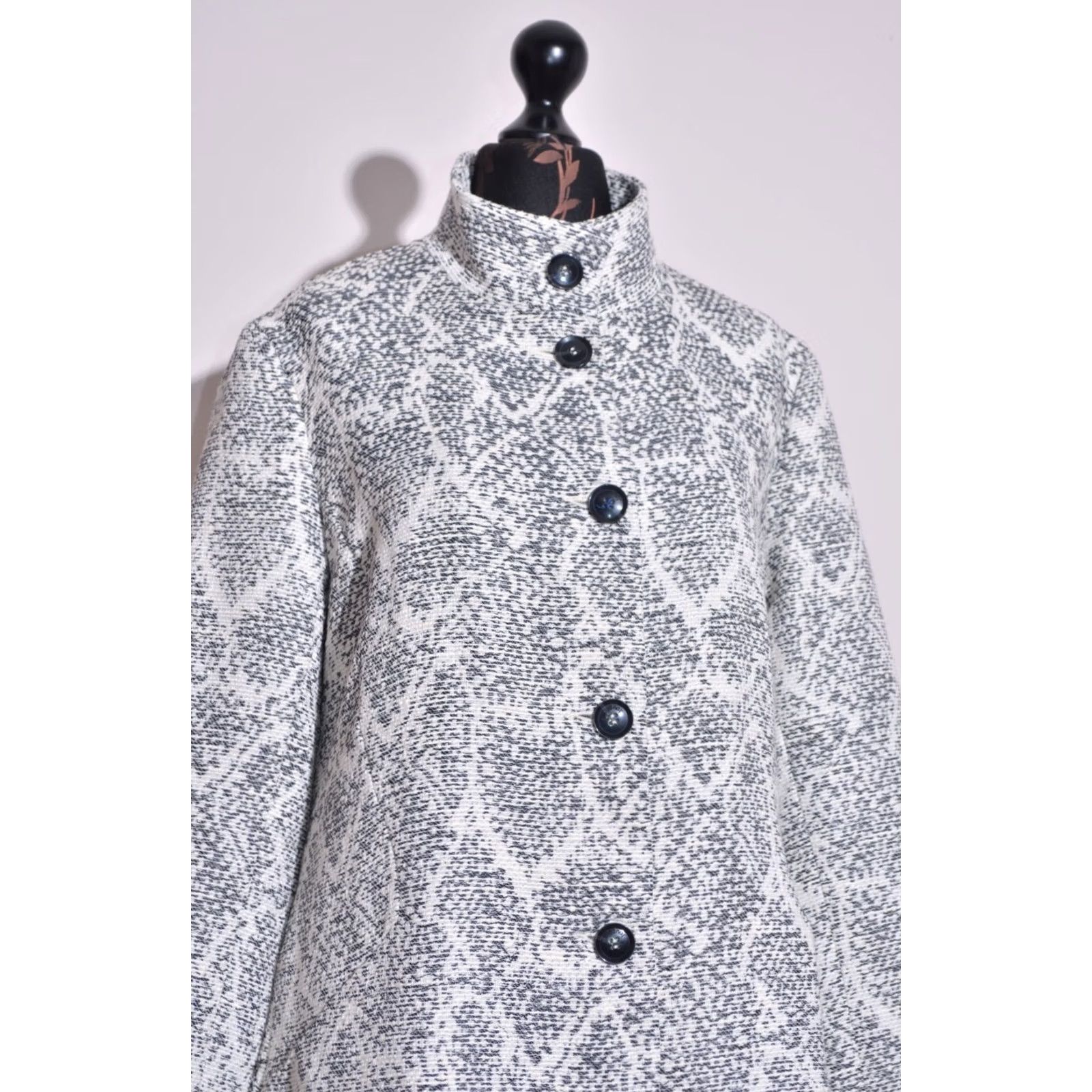 Desigual Desigual Women's Mid Lenght Coat White/Black Lined Size 44 Coat Womens Regular Long Sleeve Button Pockets but no Pockets Size M / US 6-8 / IT 42-44 - 3 Thumbnail