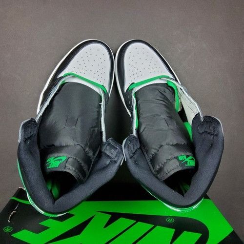 Jordan Brand Jordan 1 Retro High OG "Lucky Green" Size 12 Shoes Size US 12 / EU 45 - 8 Thumbnail