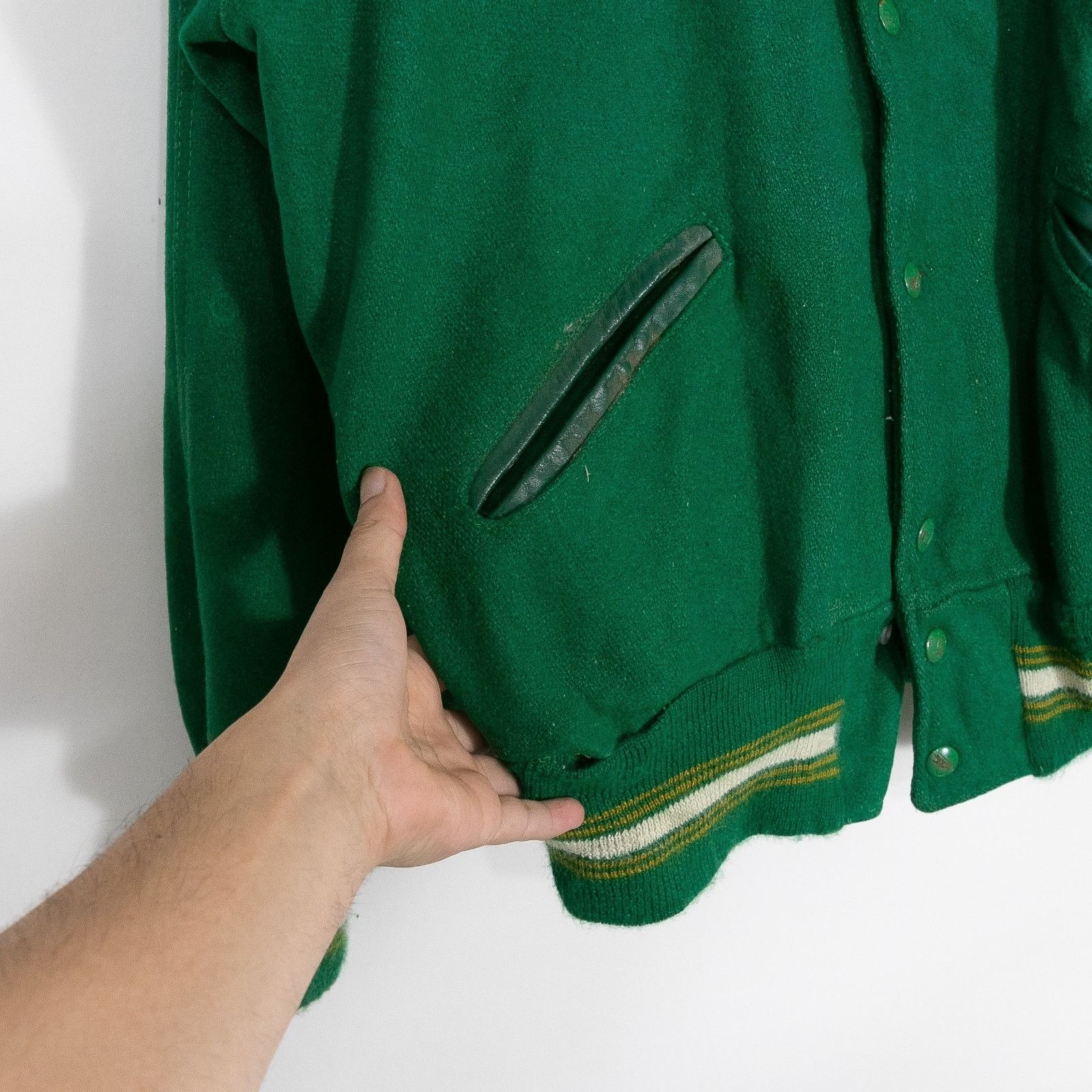 Vintage Vintage 60s Varsity Wool Letterman Jacket Medium Thrashed Size US M / EU 48-50 / 2 - 4 Thumbnail
